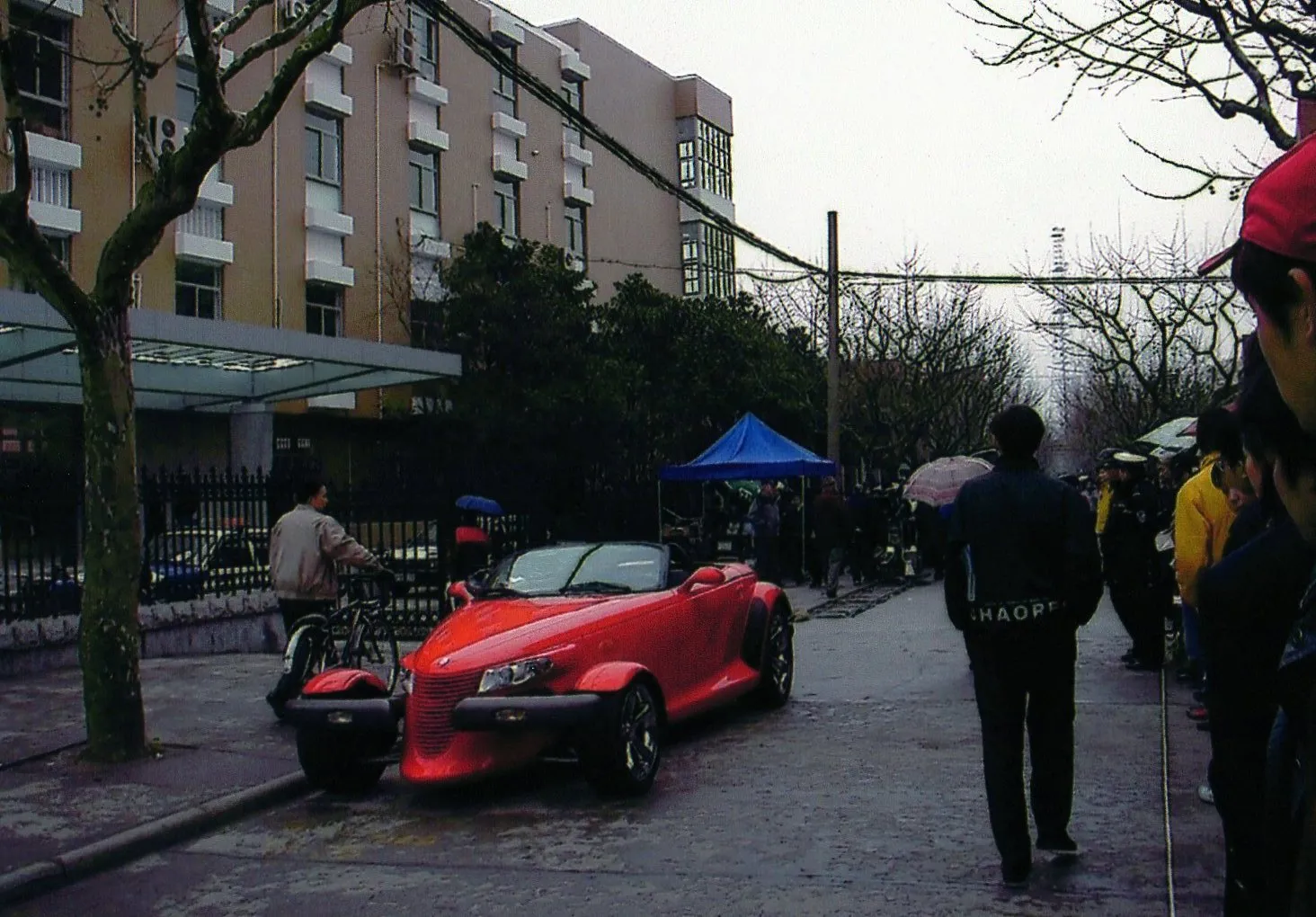 上海の復旦大学校内で香港の特務警察だったかな。。そんな映画の撮影