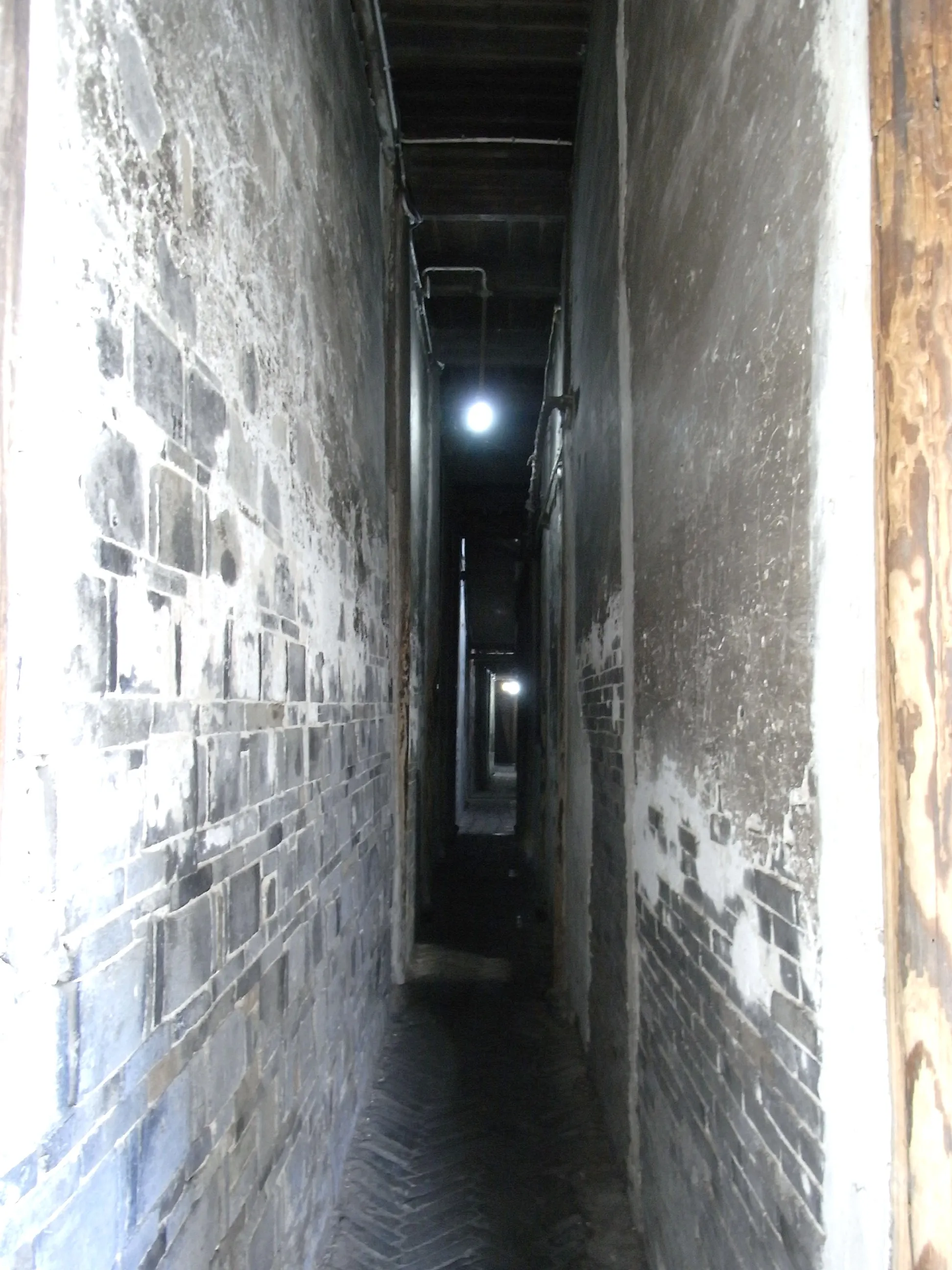 風情のある狭い路地