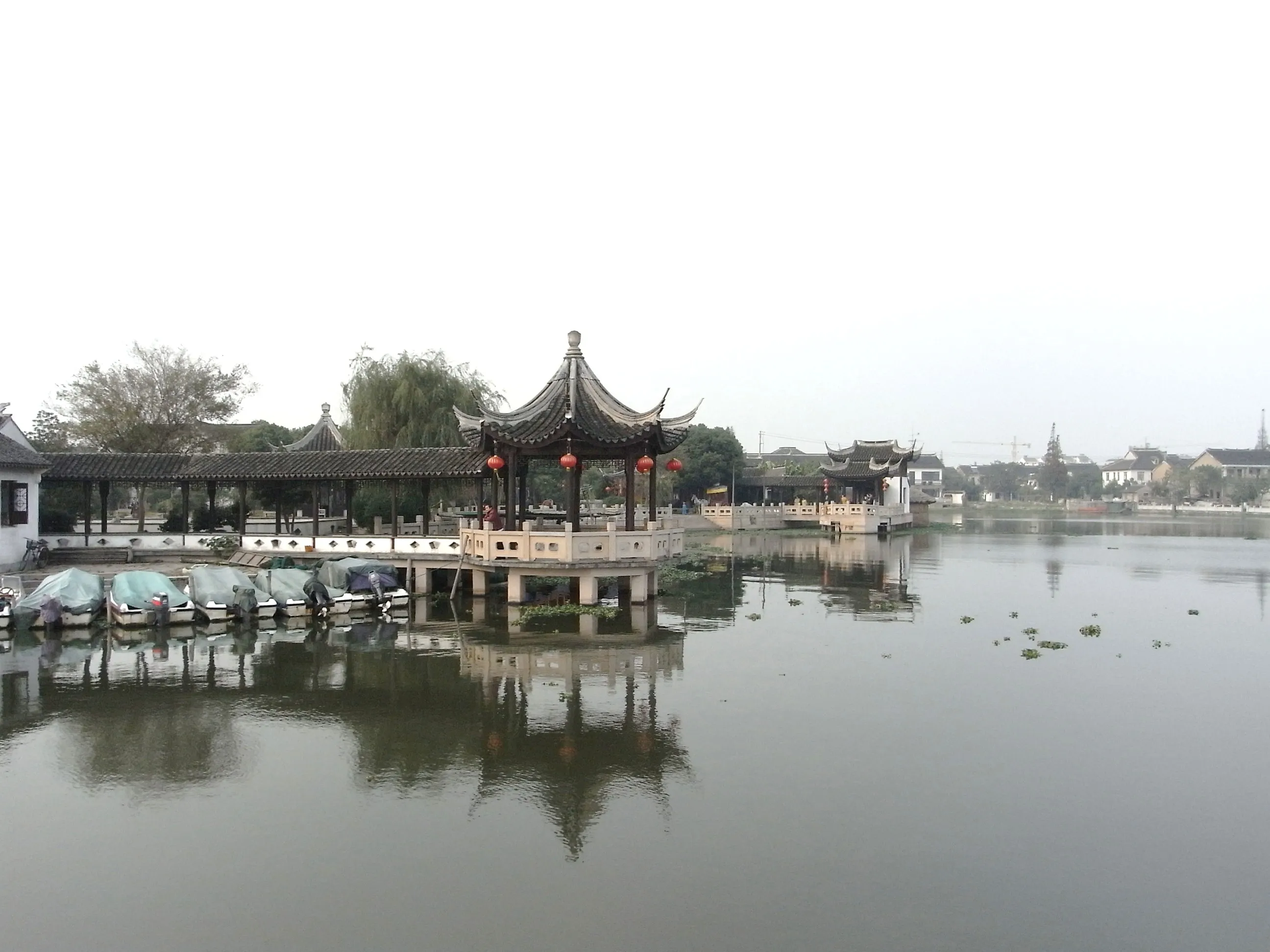 全福長橋から見た南湖秋月園