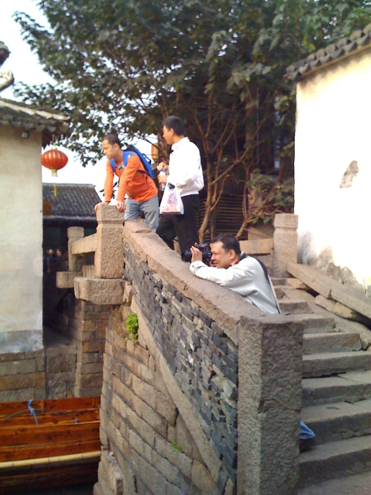 周庄の運河と有名な石橋