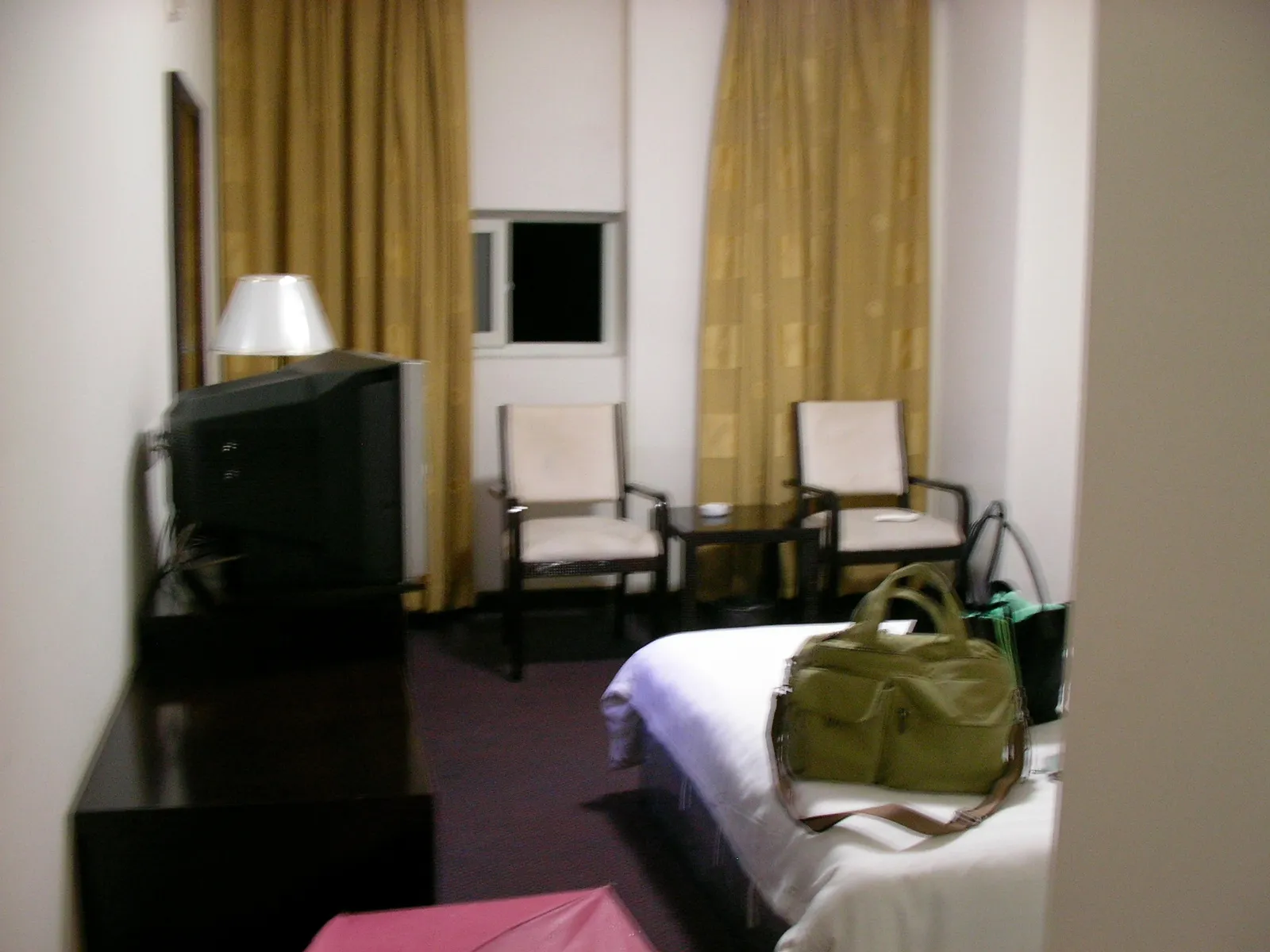 北京東路付近の安ホテル