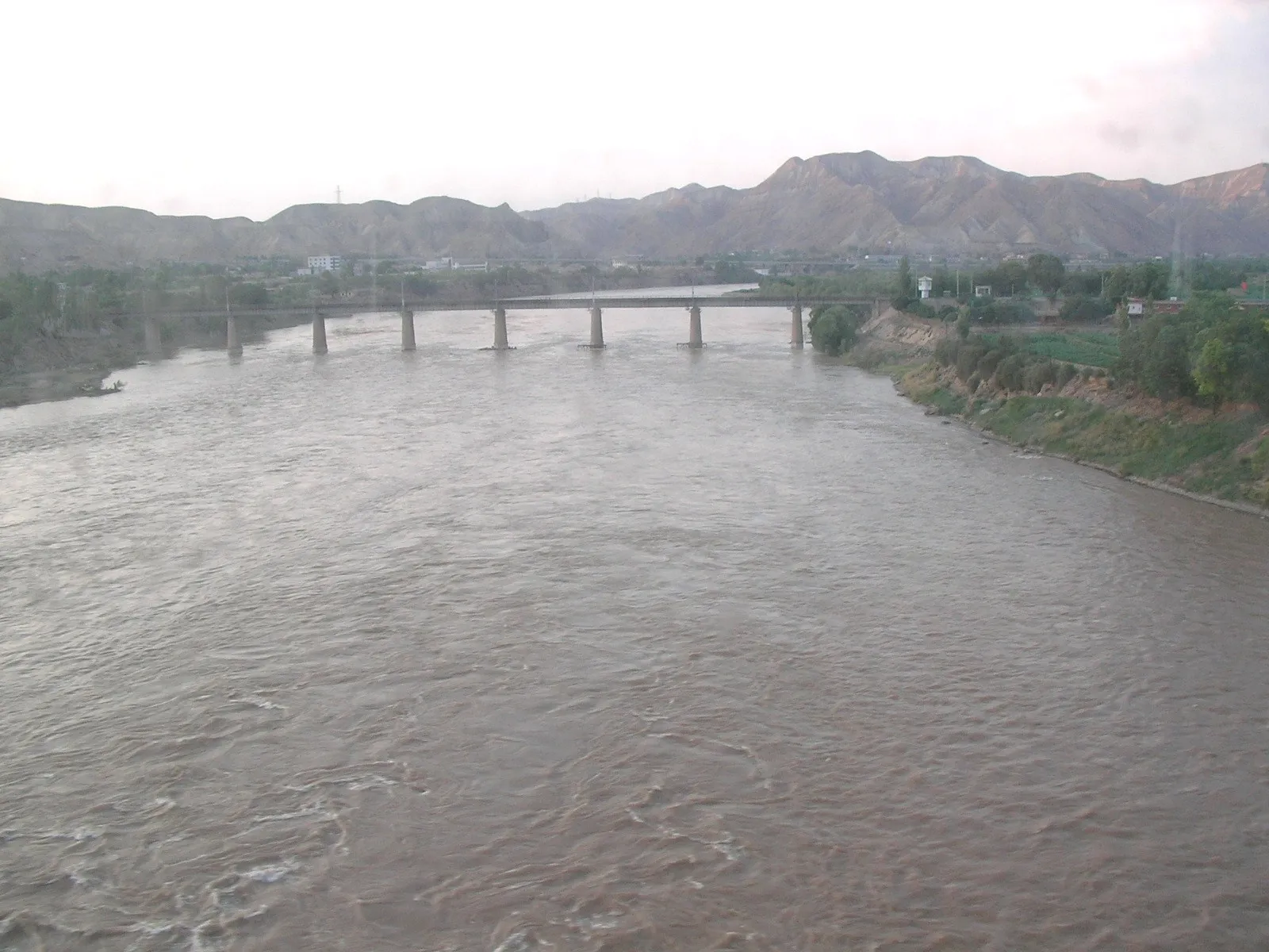 荒涼とした風景の始まり