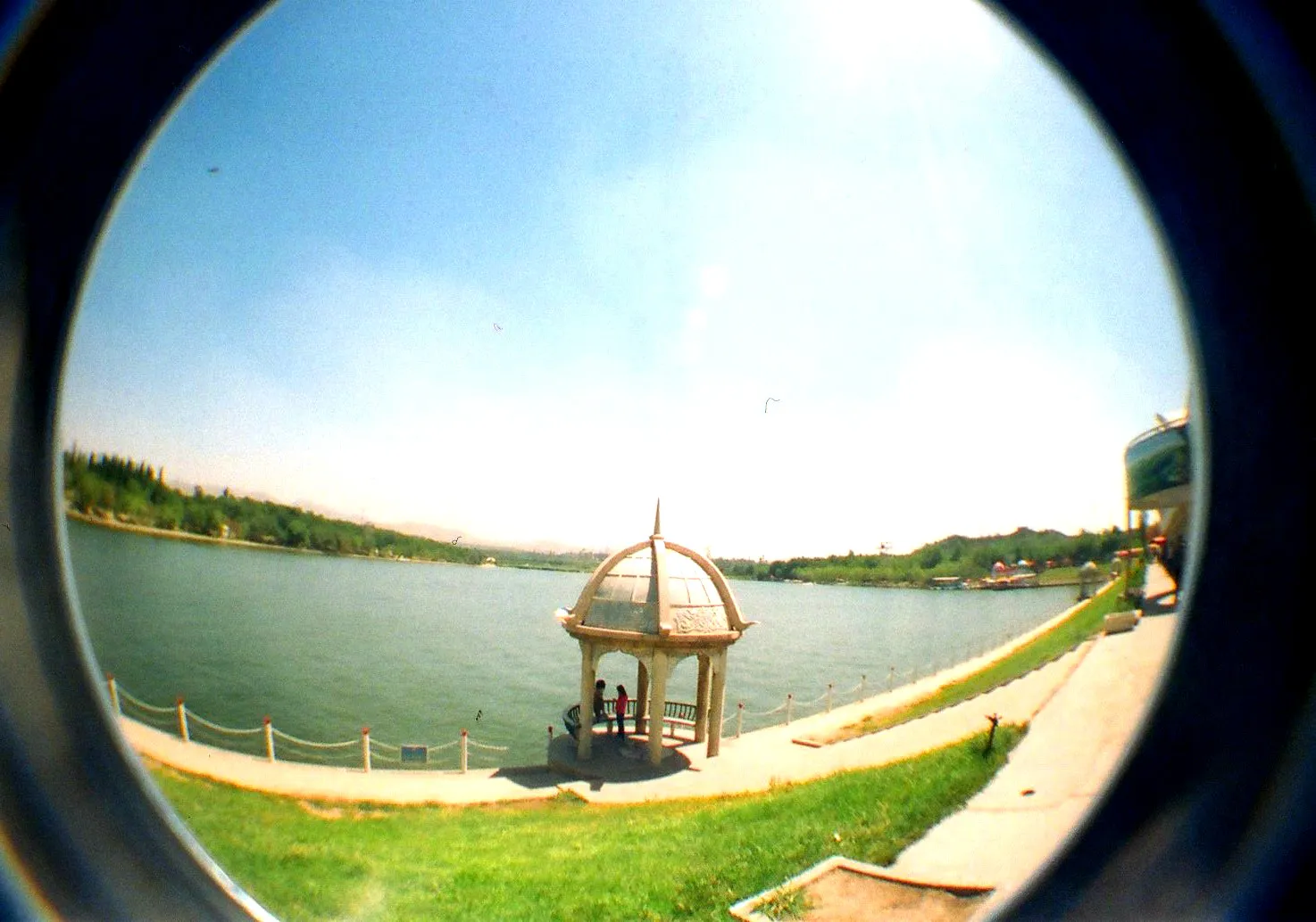 LOMO Fisheye2で撮影した水上公園
