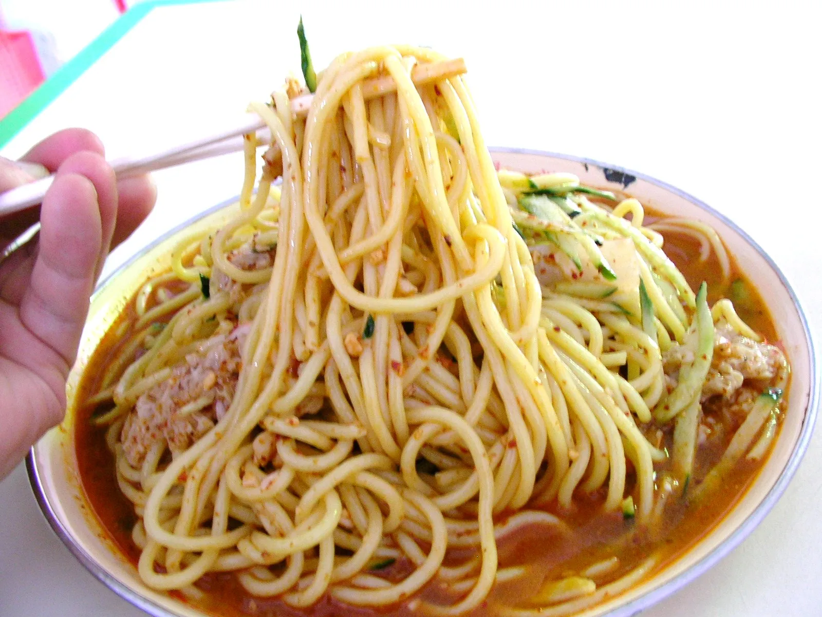 中国移動通信の向かいの食堂の冷やし中華