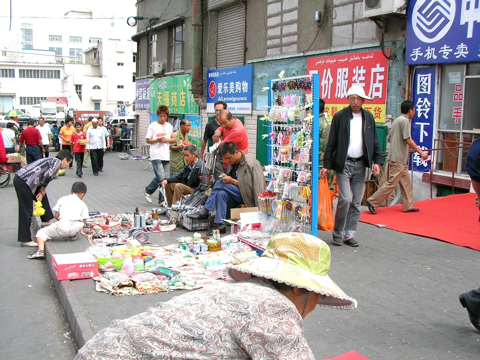 出発前のウルムチ駅周辺の散歩