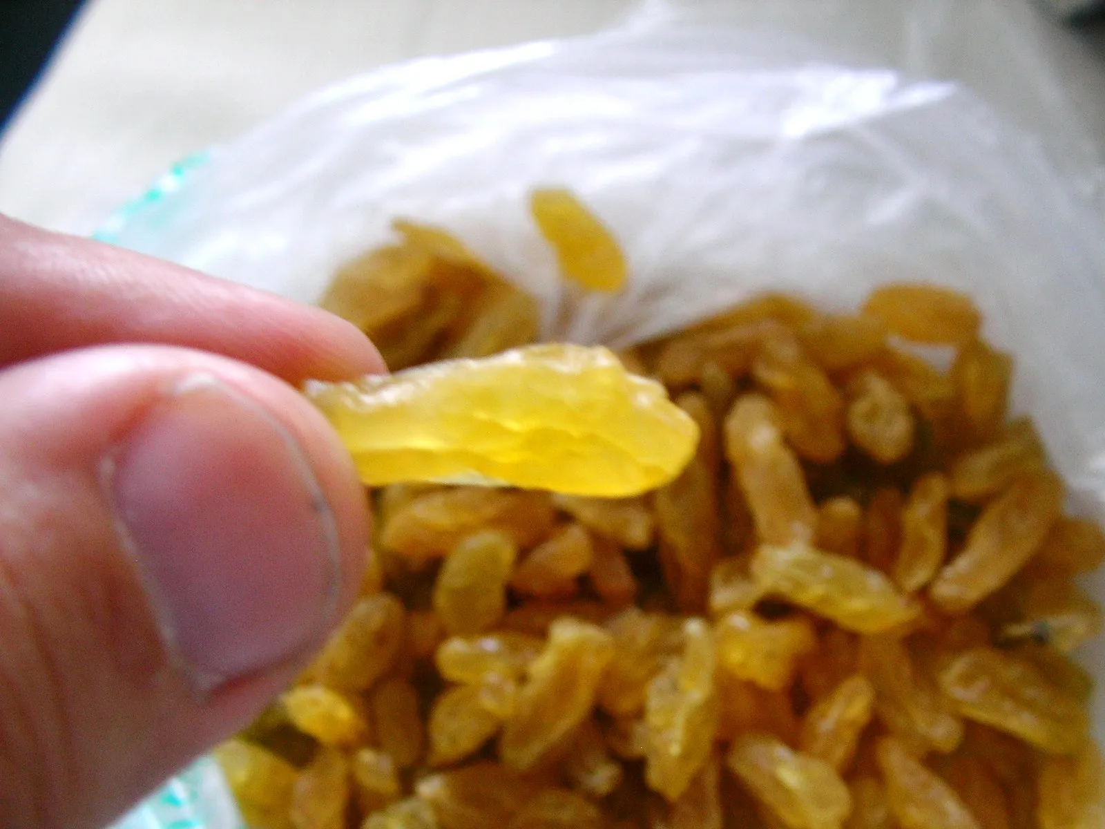 エメラルドグリーンの干し葡萄