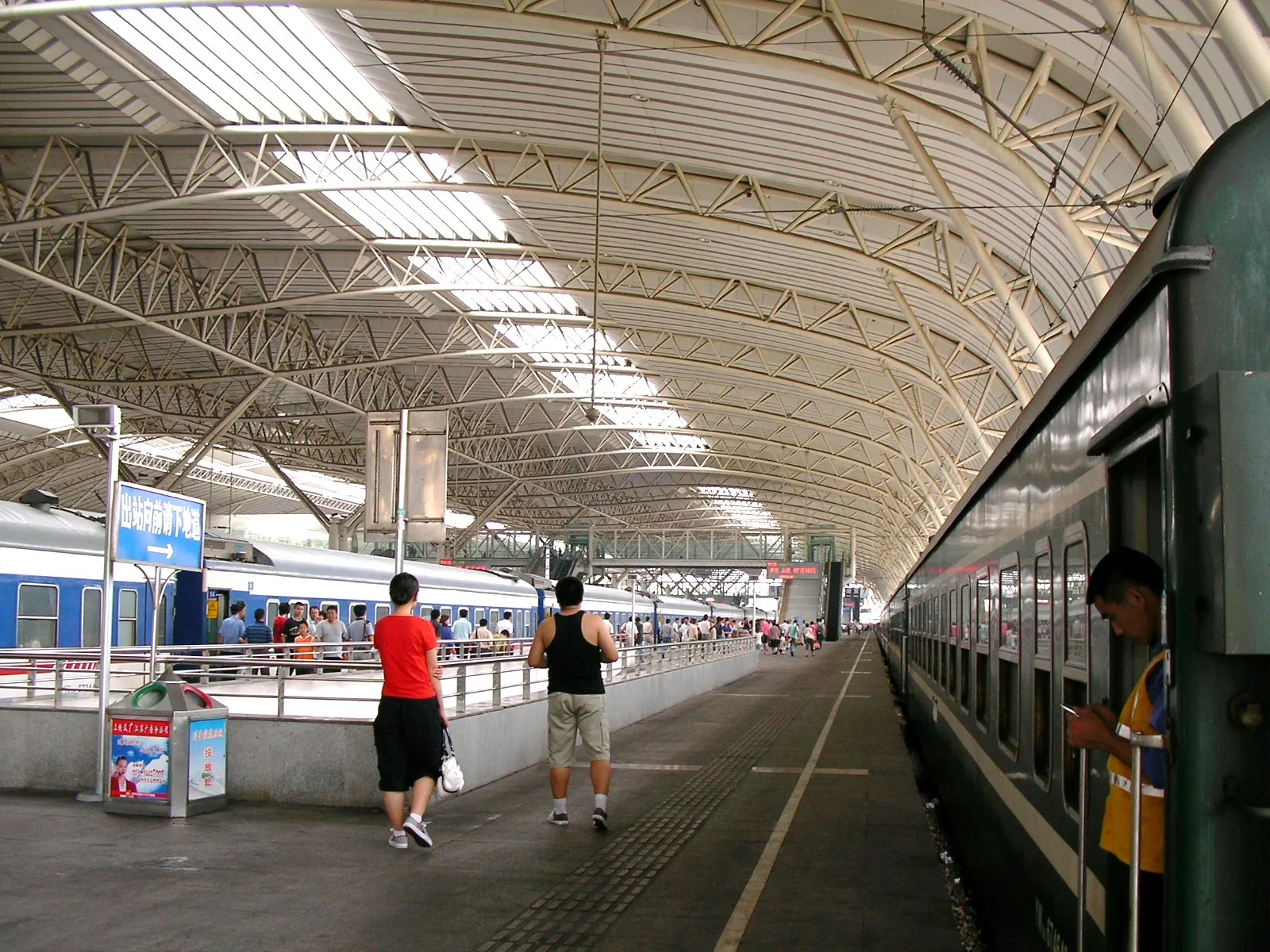 南京付近の駅で補給停車