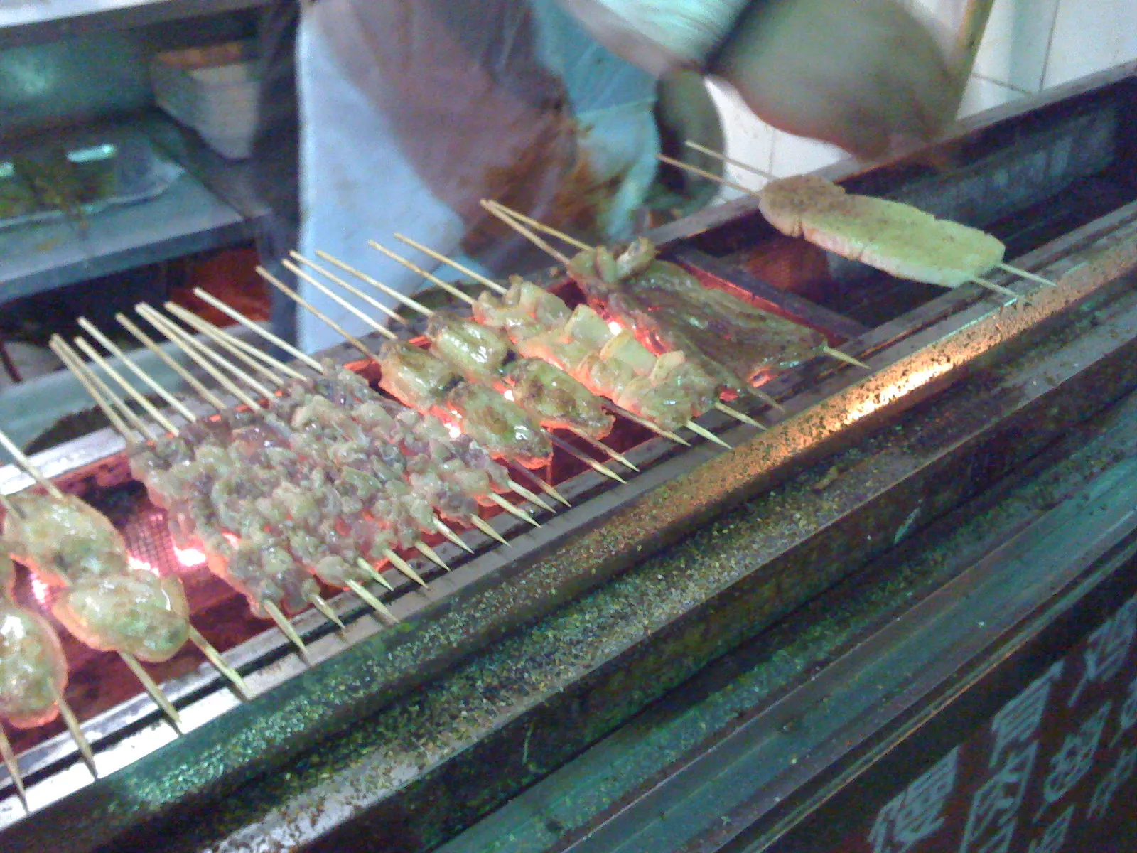 大学近くの屋台の串焼き