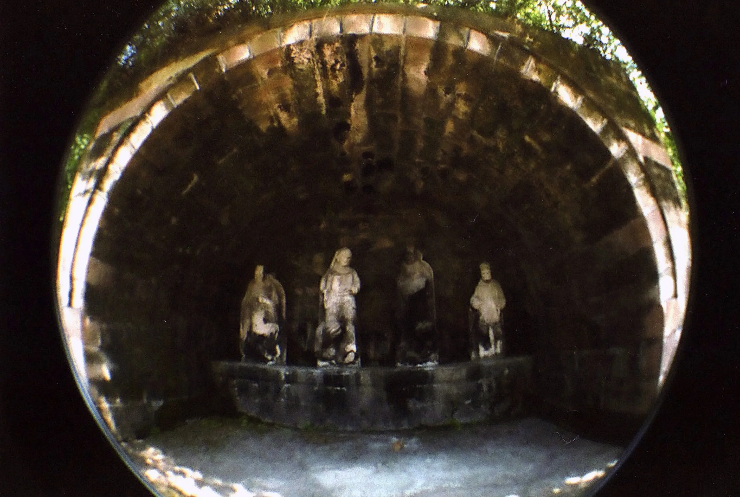 LOMO Fisheye2で撮影した石窟群