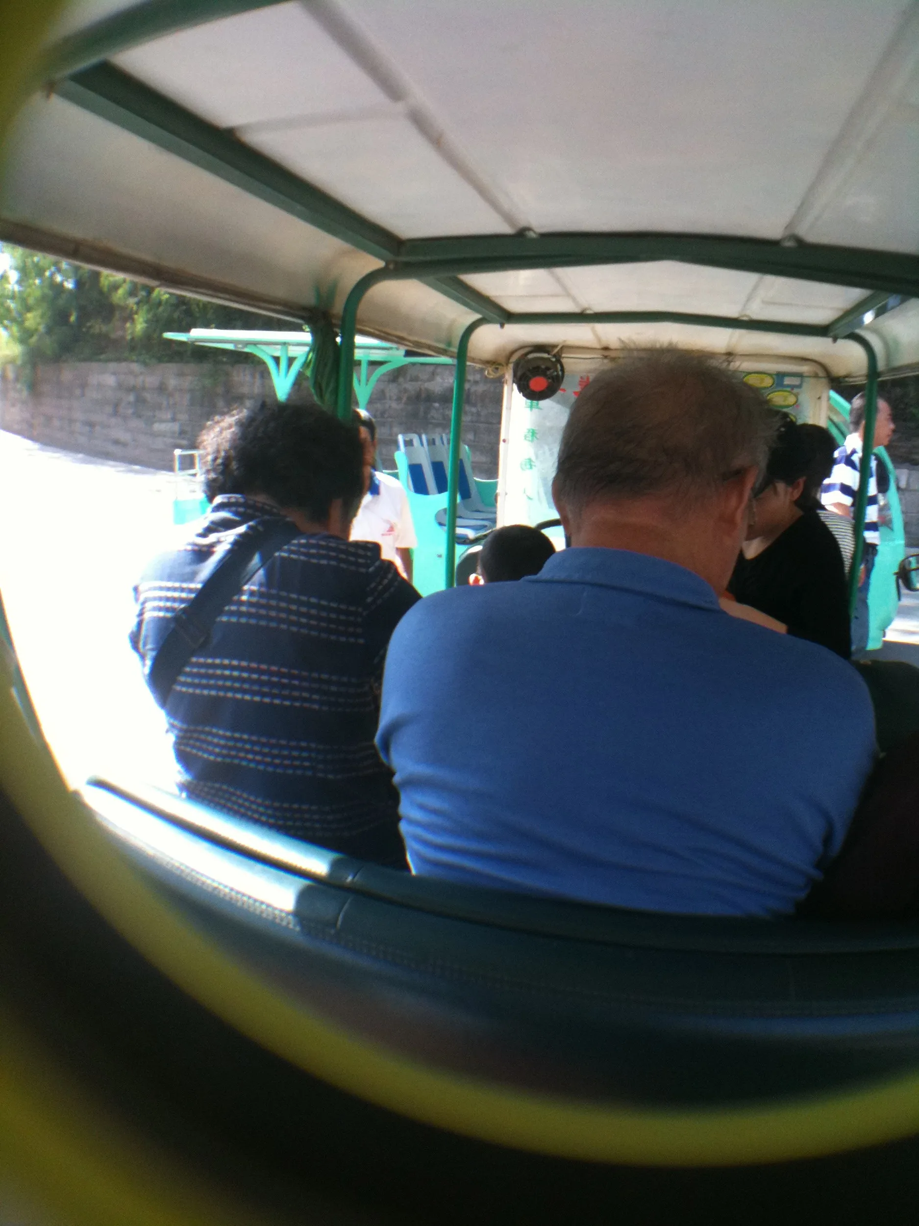 電気自動車に乗って楽々移動