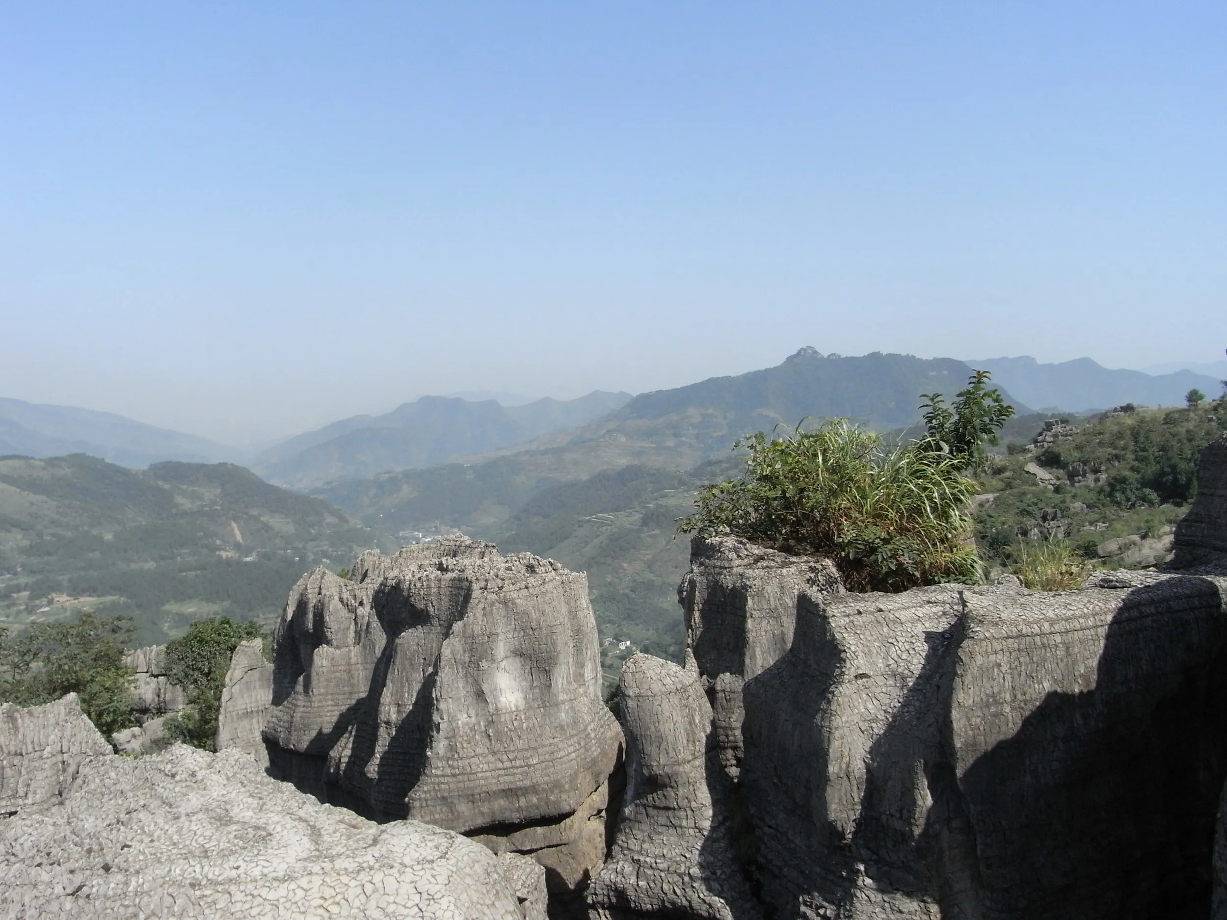 石灰岩の縞模様