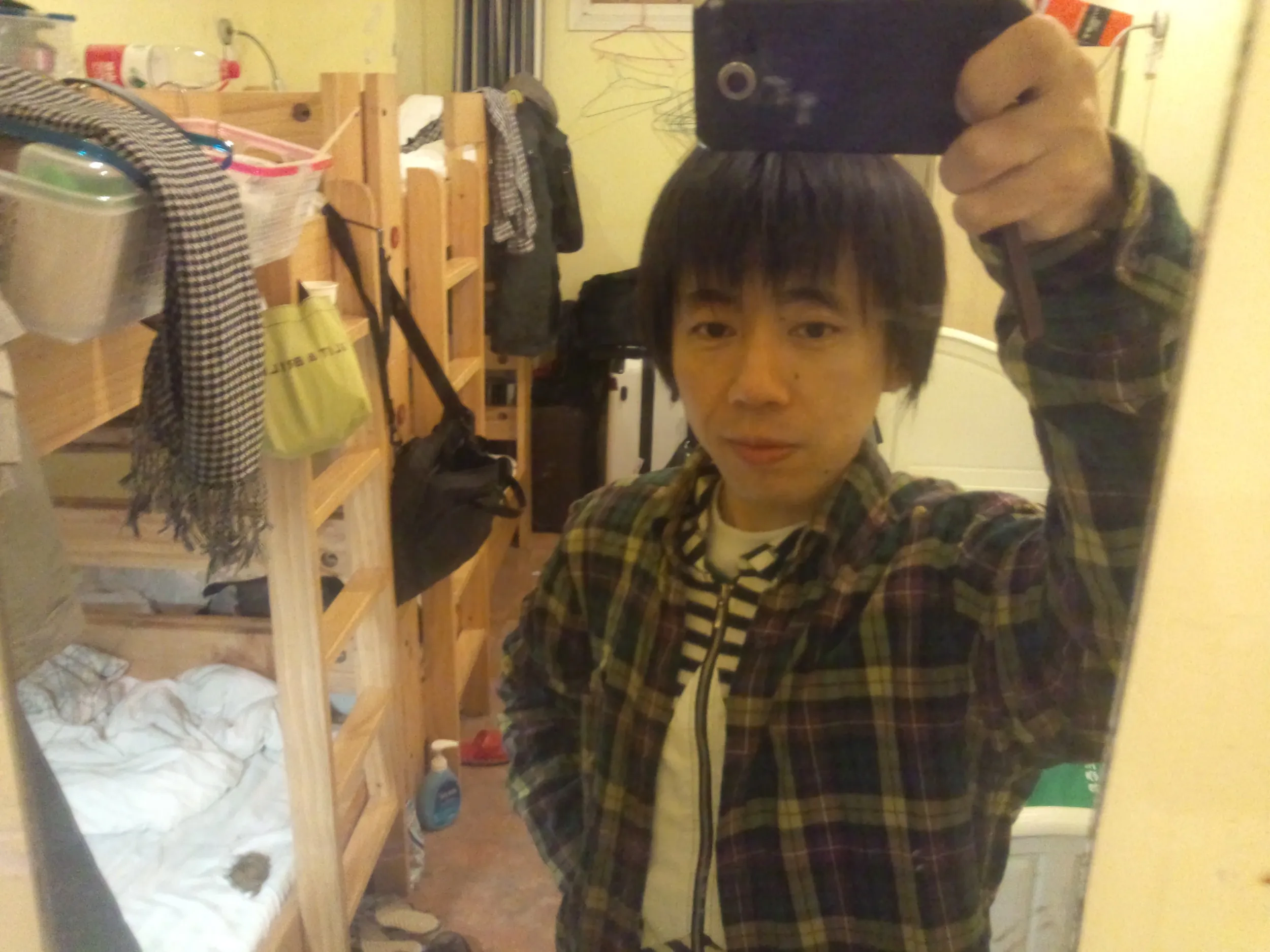 ユースホステルにて適当に記念撮影