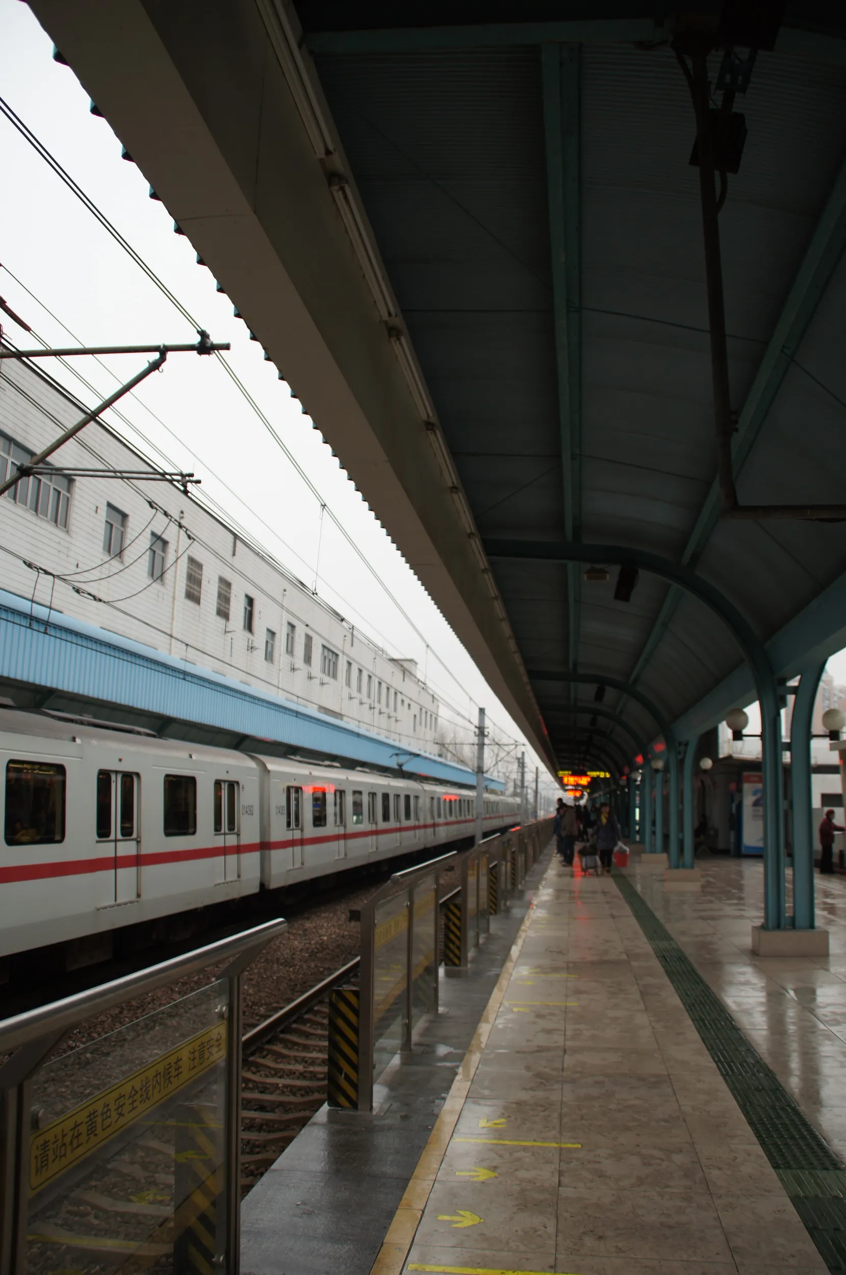 地下鉄1号線のどこかの駅のホーム