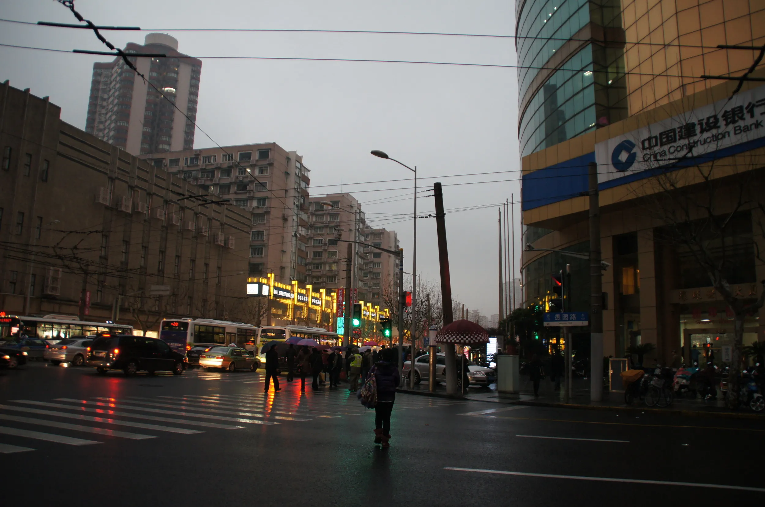 静安寺周辺の街並み