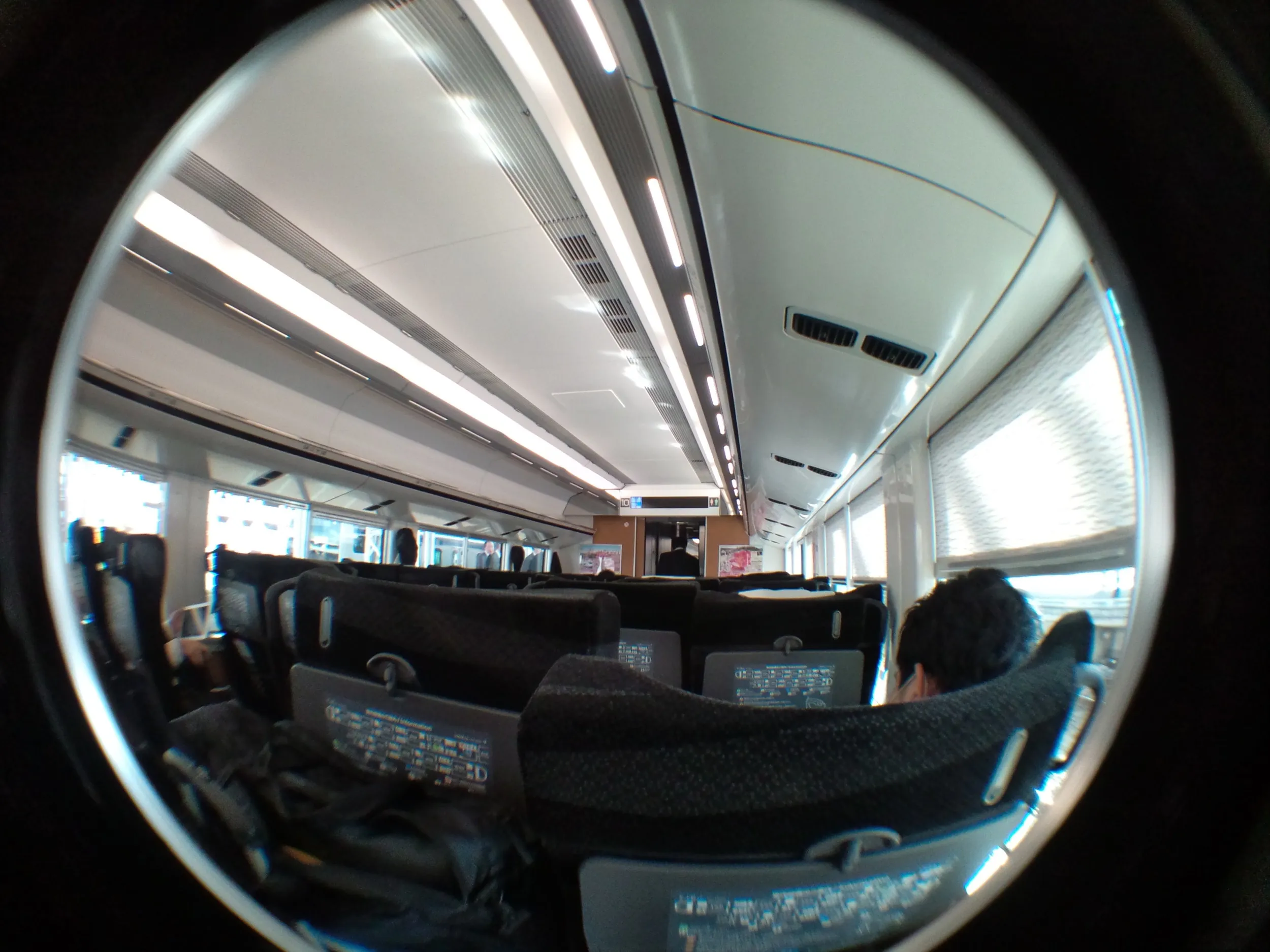 特急スーパーひたちの車内