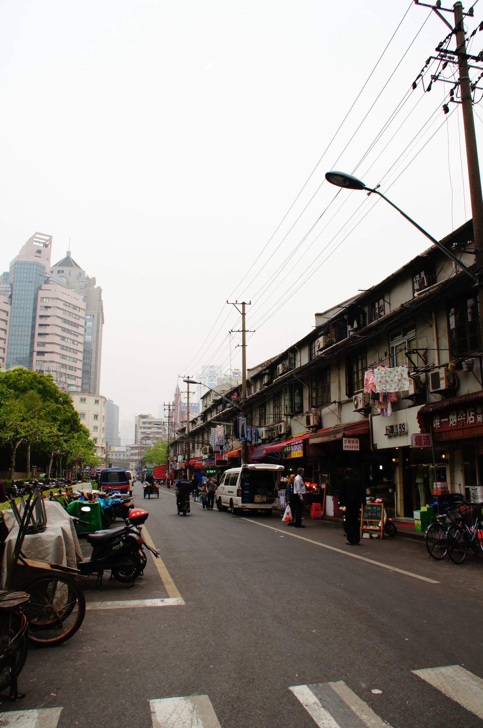 寧海東路付近の街並み風景