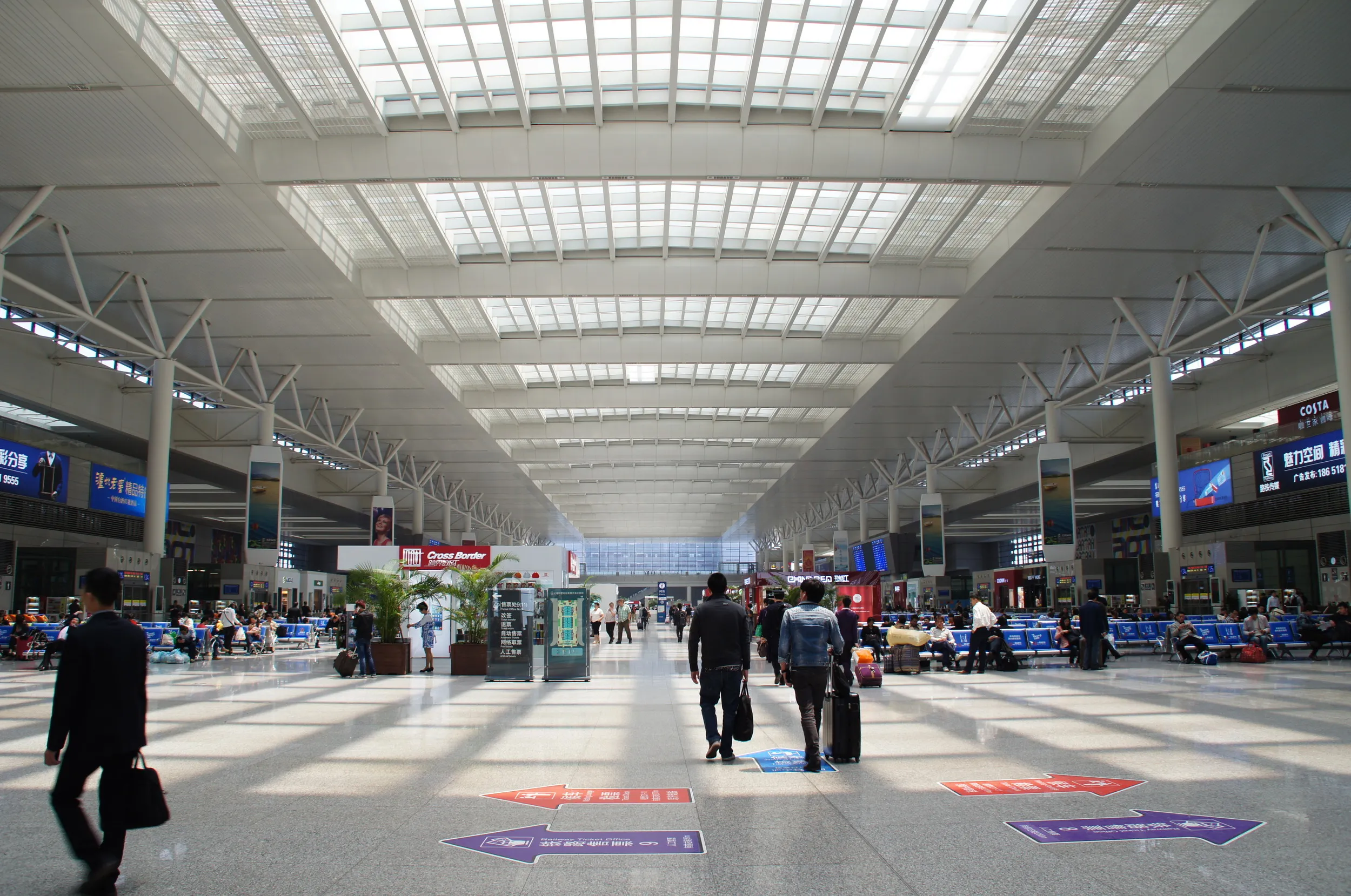高速鉄道の待合室