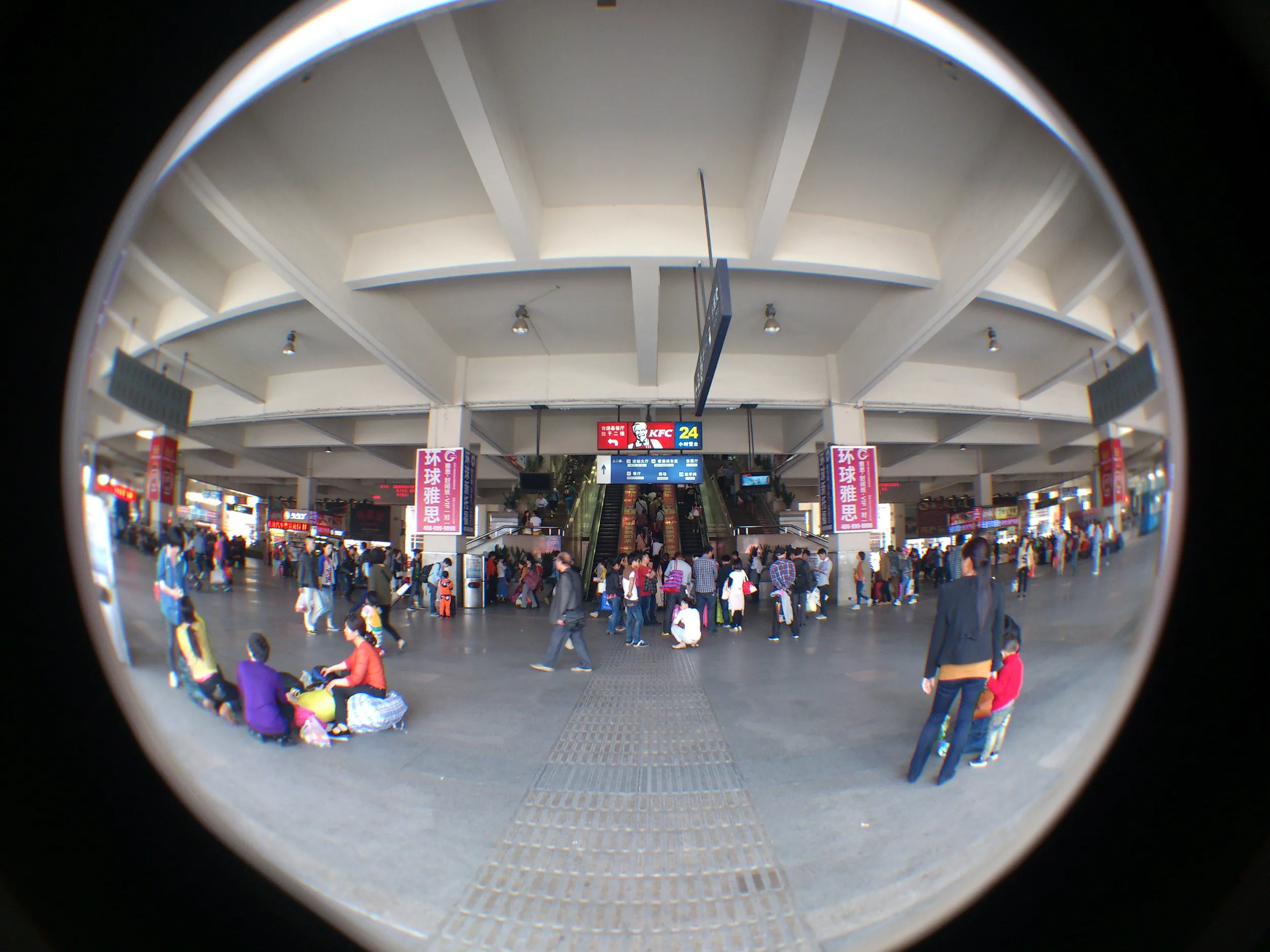 杭州駅の出入り口付近