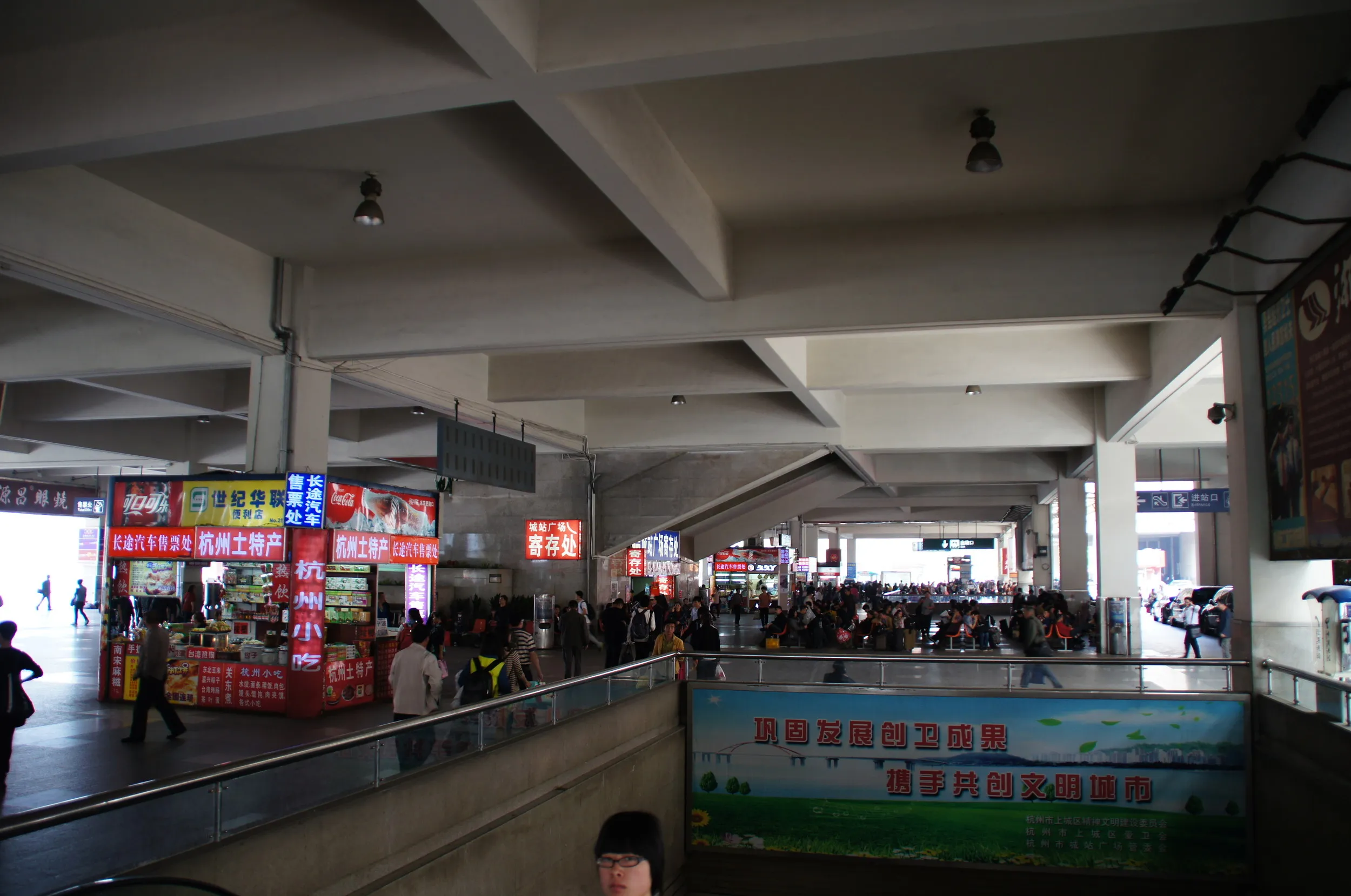 杭州駅の出入り口付近