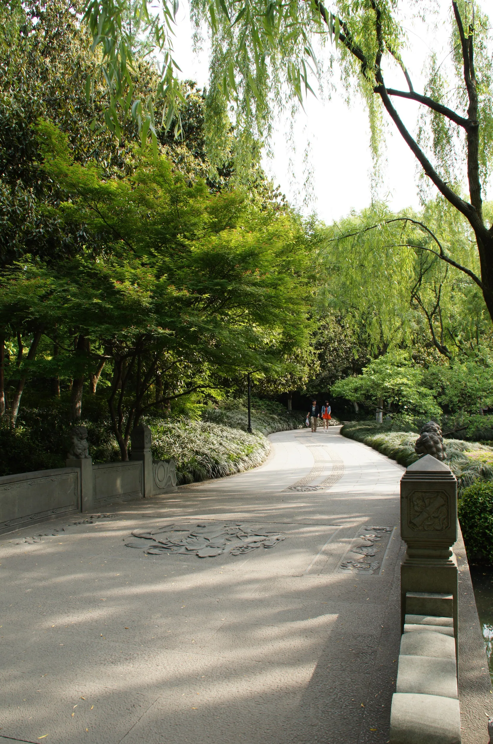 西湖が一望出来る場所を目指す