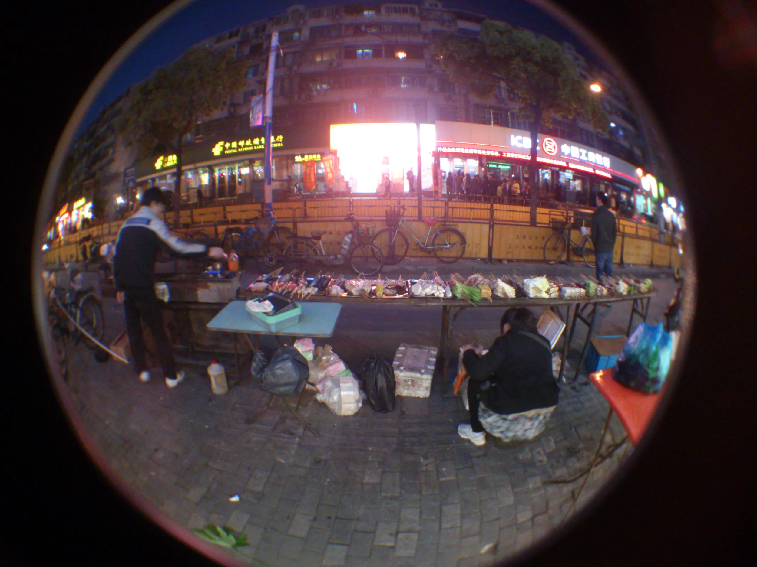 聞喜路の炭火焼の屋台