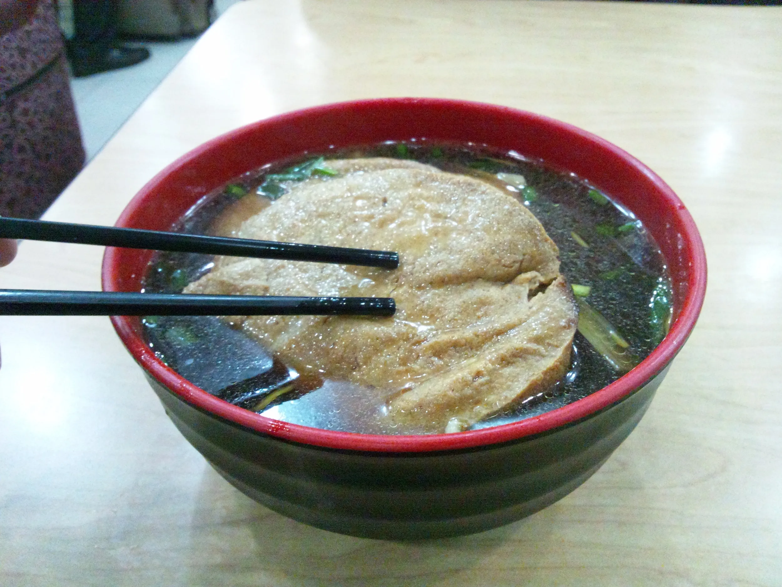回族の店で素鶏麺を食す