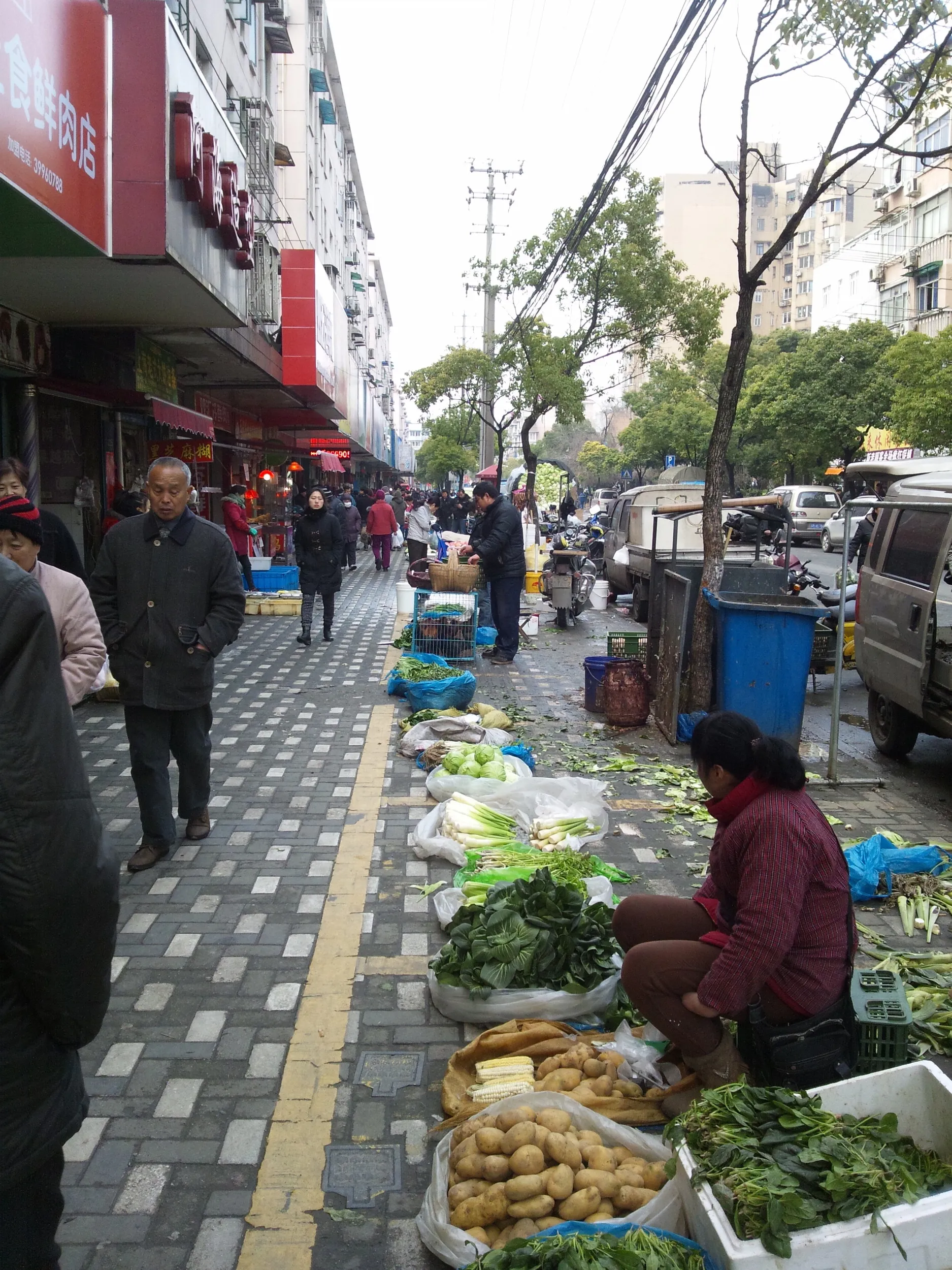 露店が続いている