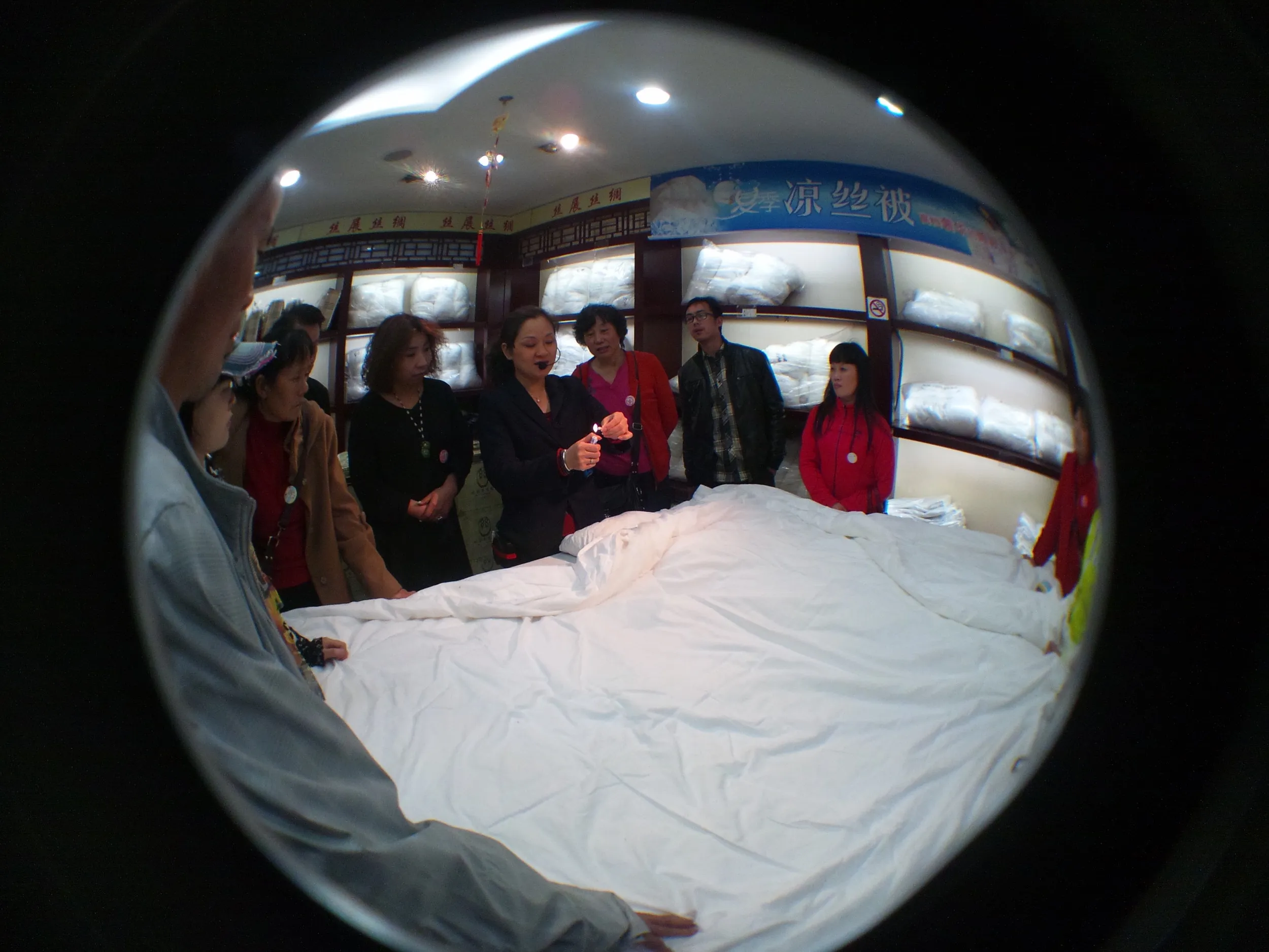 布団の実演販売