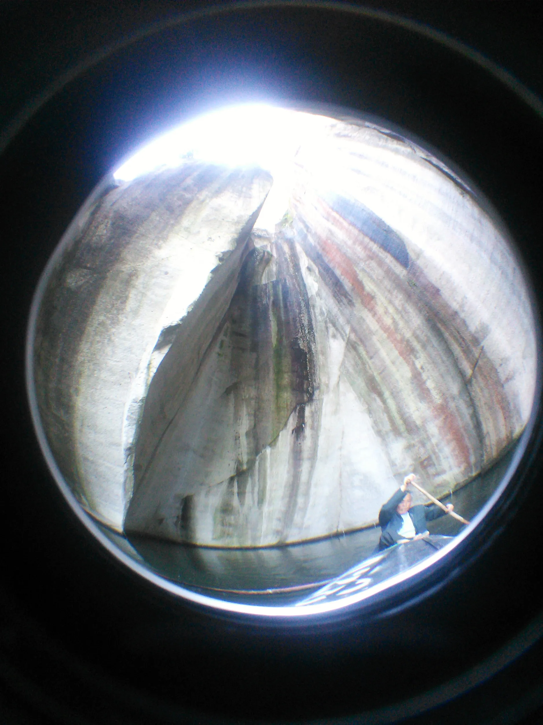 ボートからの東湖風景