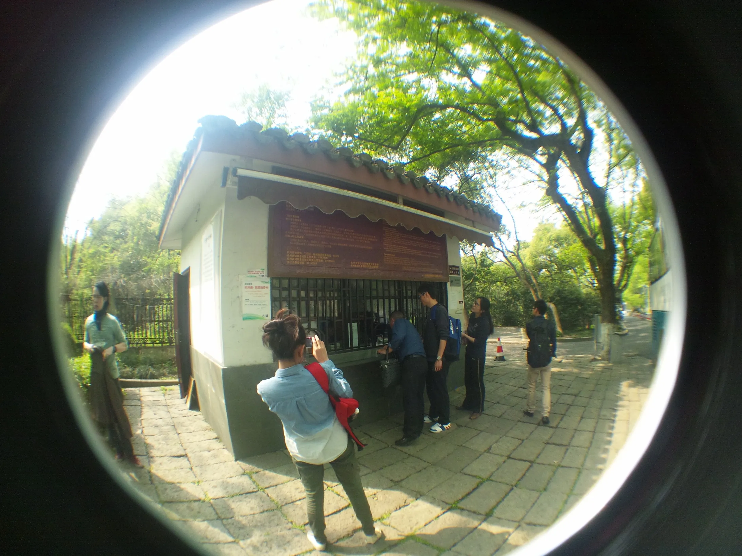 玉皇山へ登り、観光する