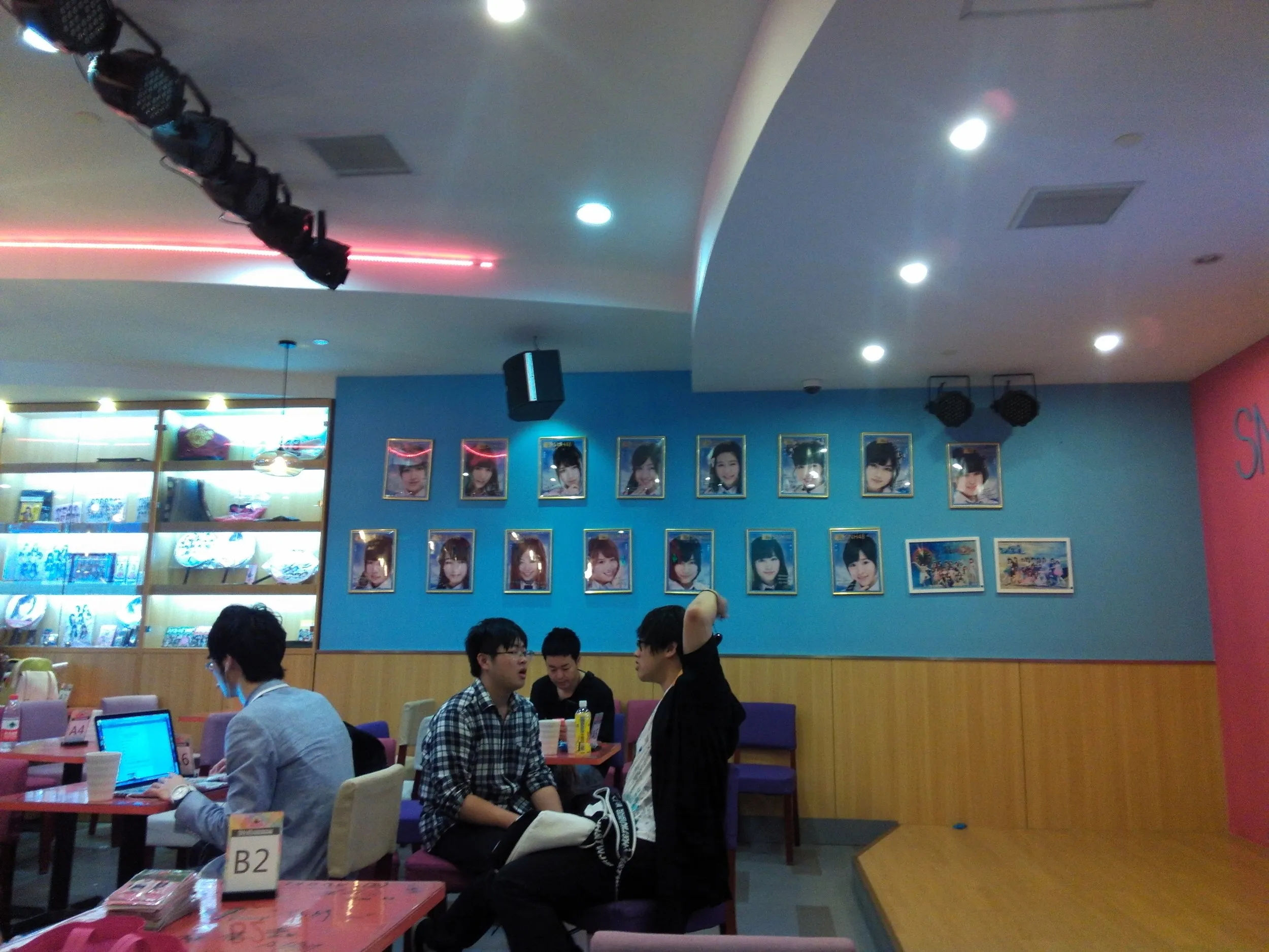 SNH48カフェの中
