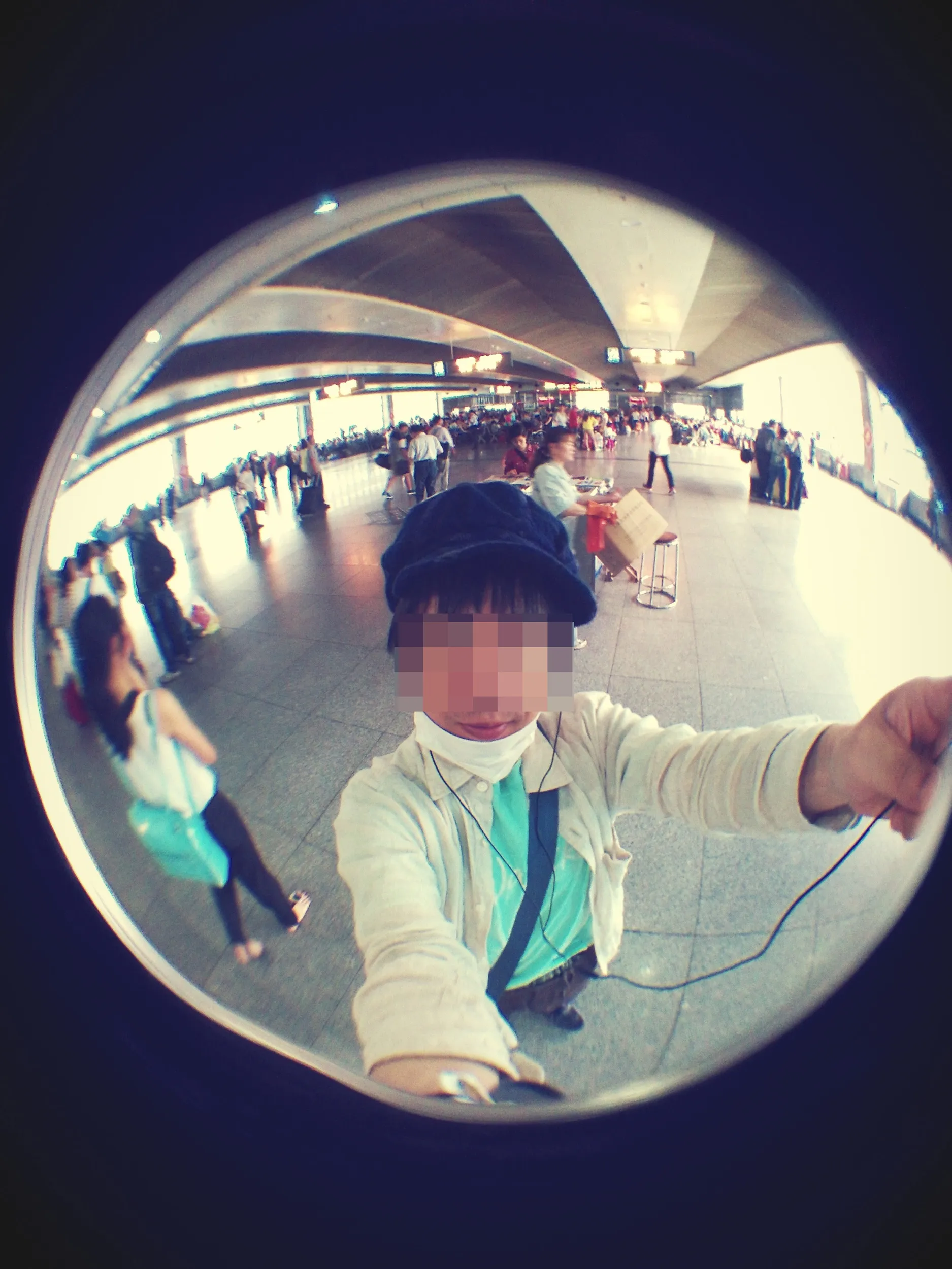 上海駅構内で記念撮影