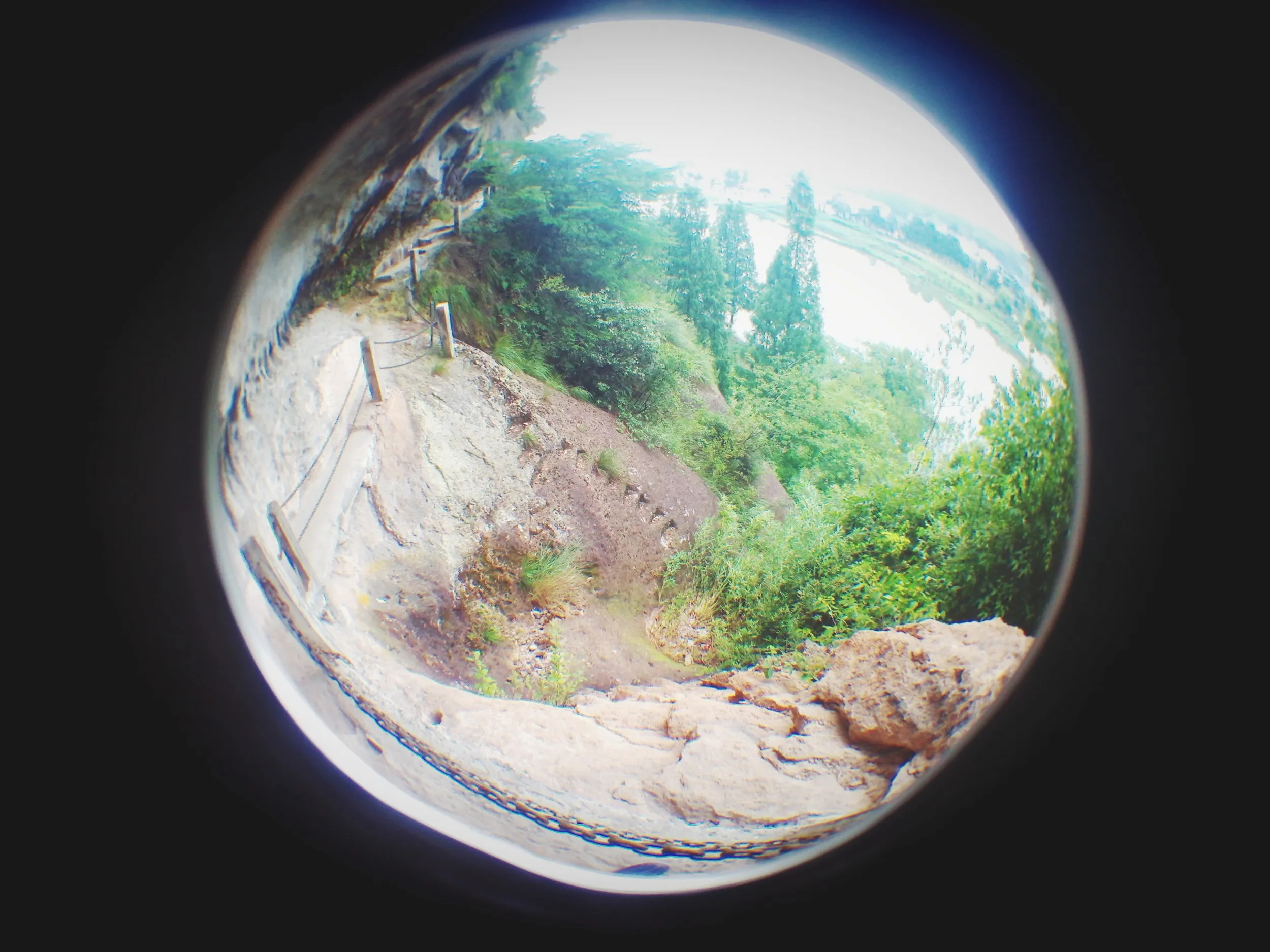 小赤壁の崖の上