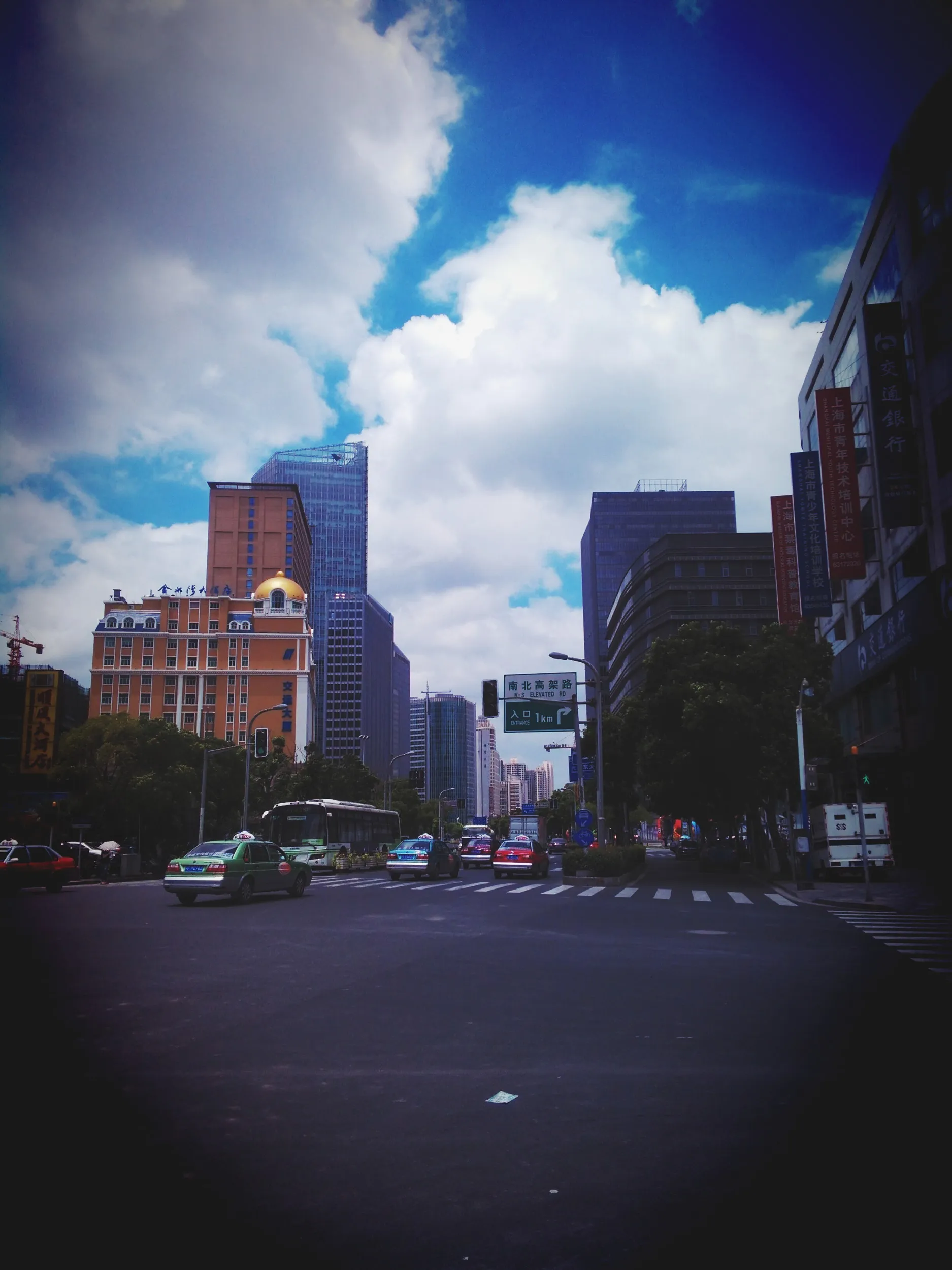 上海の海関（税関）へ向かう