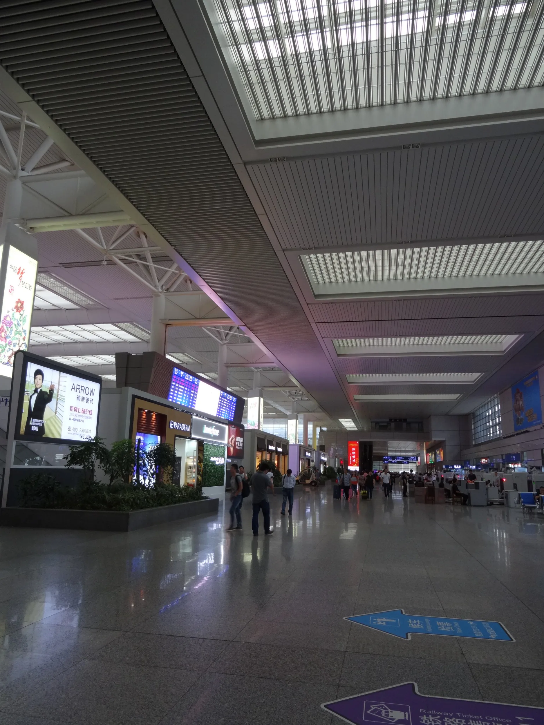 高速鉄道の待合室