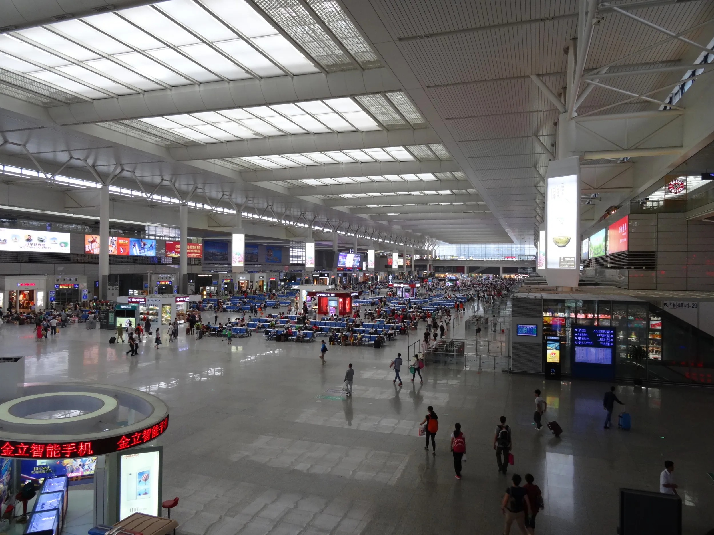 高速鉄道の待合室