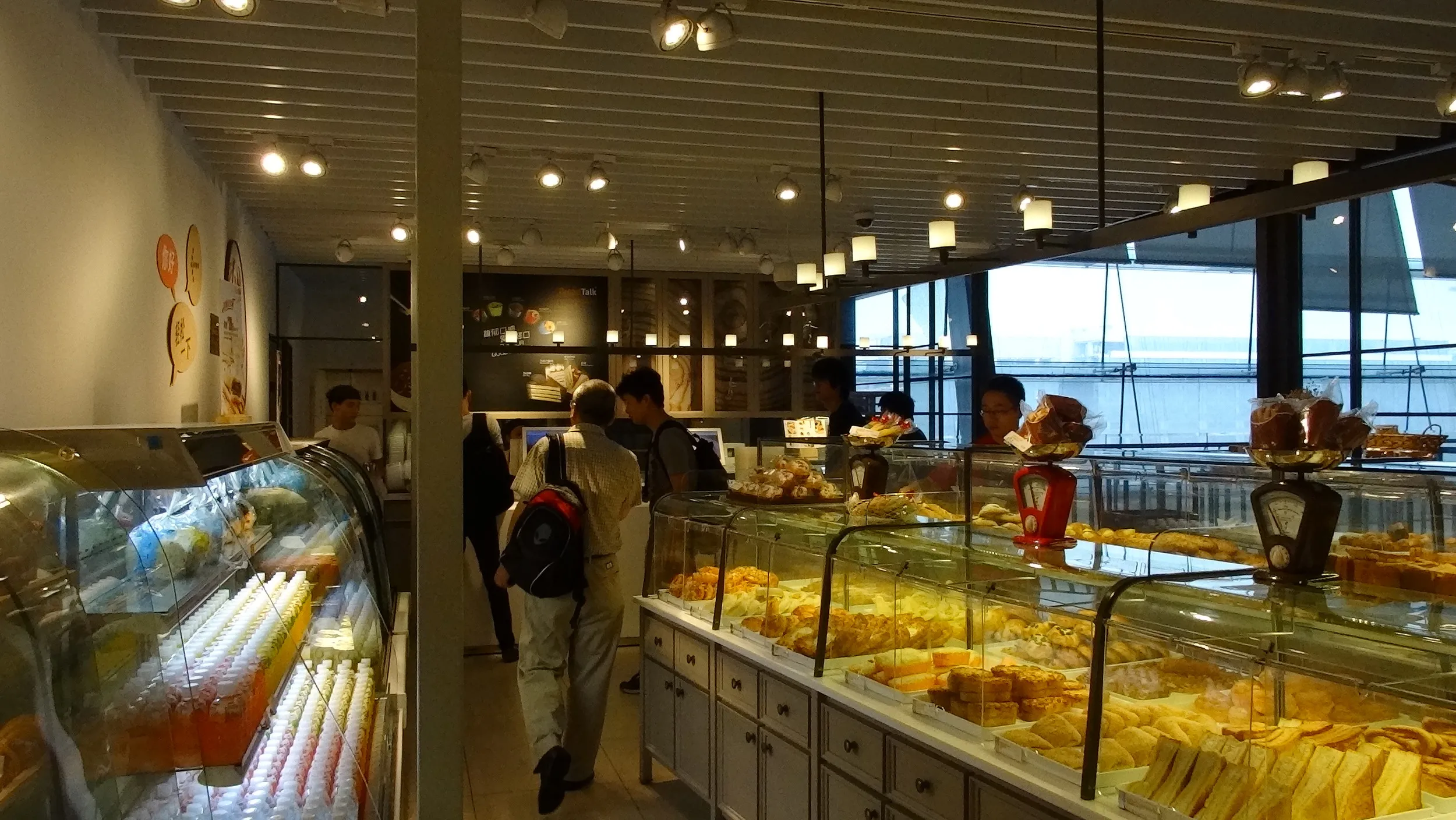 上海虹橋駅の店舗