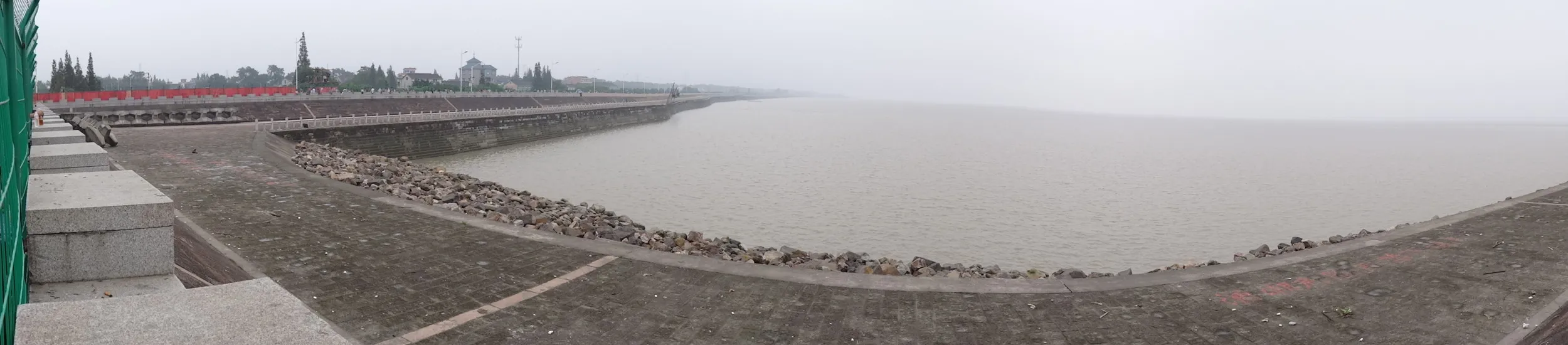 回頭潮と銭塘江をHX-50Vでパノラマ撮影