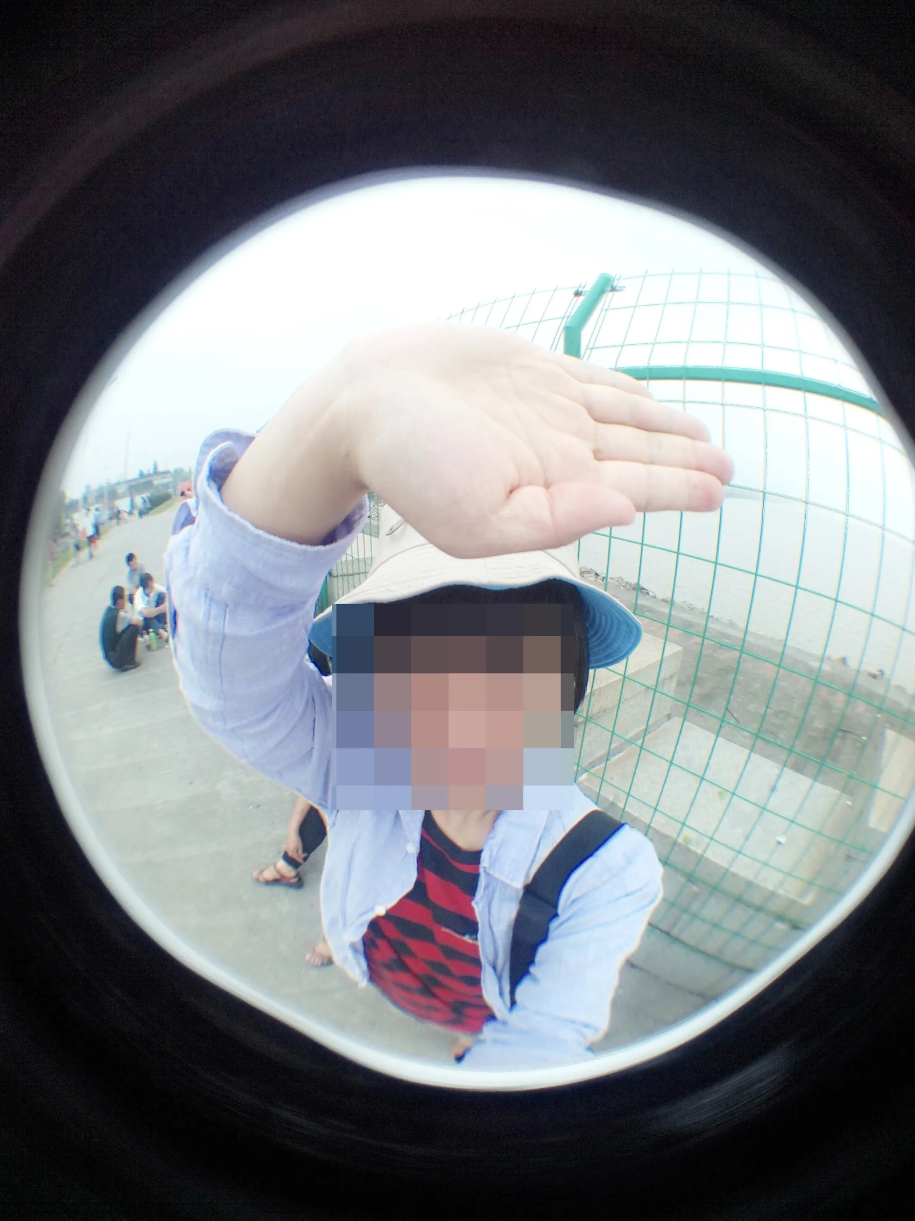 堤防にて記念撮影