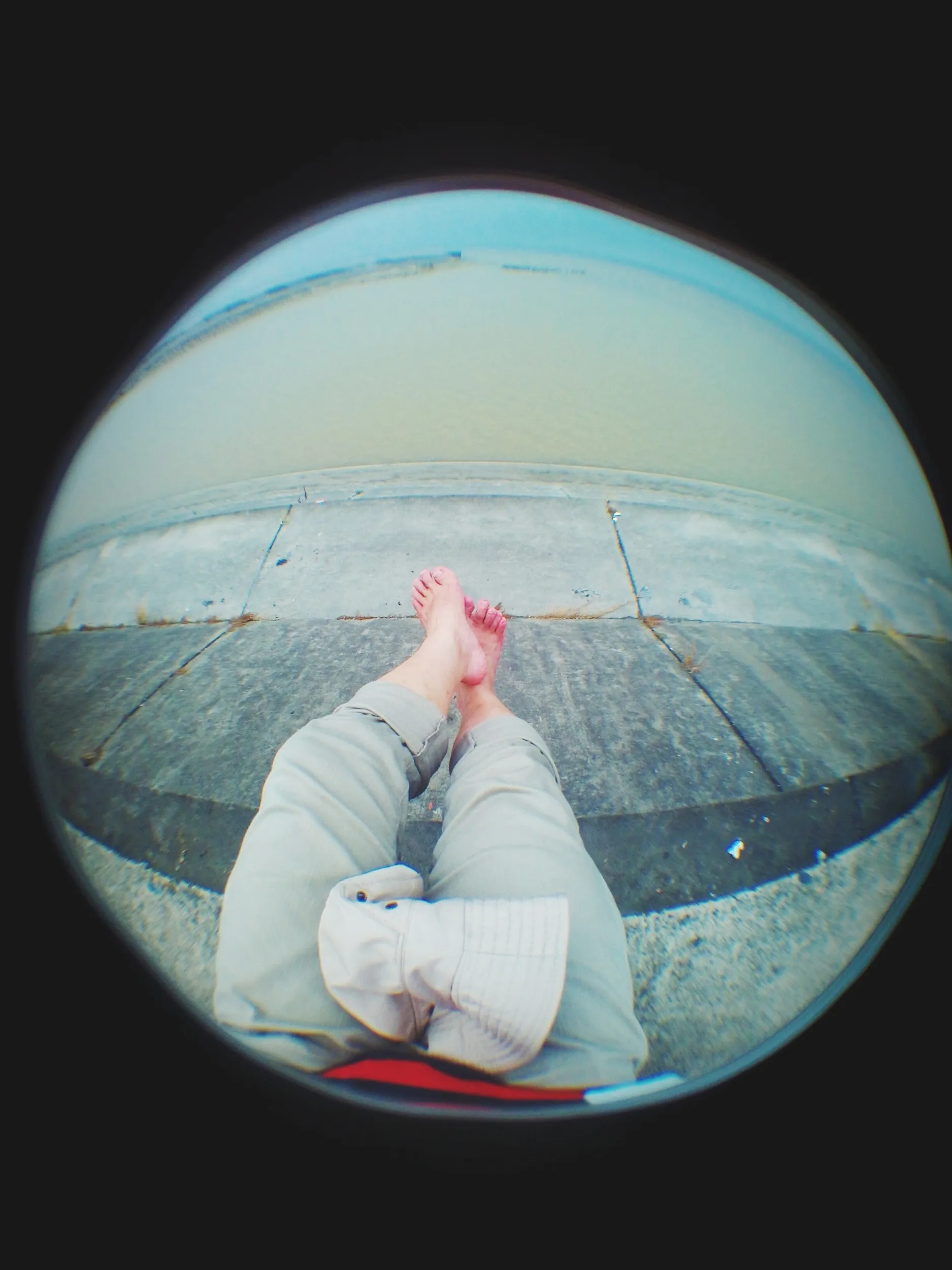 堤防と銭塘江の風景