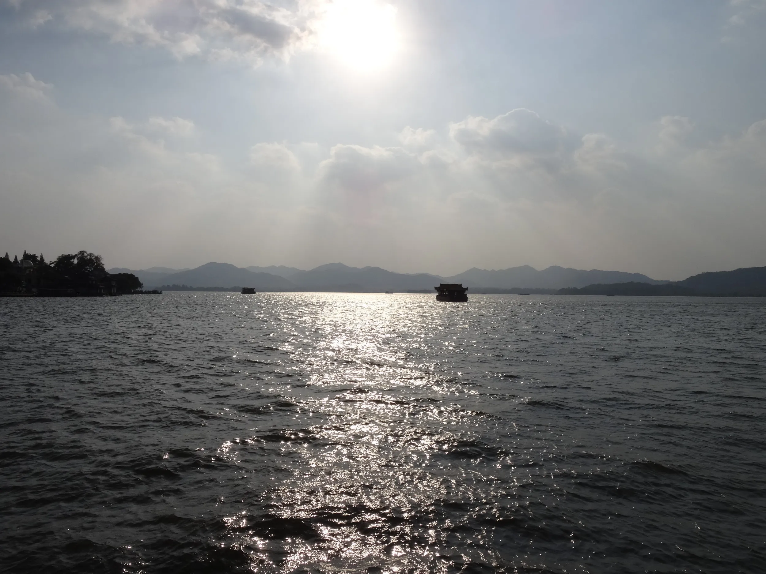 西湖でタイムラプス撮影