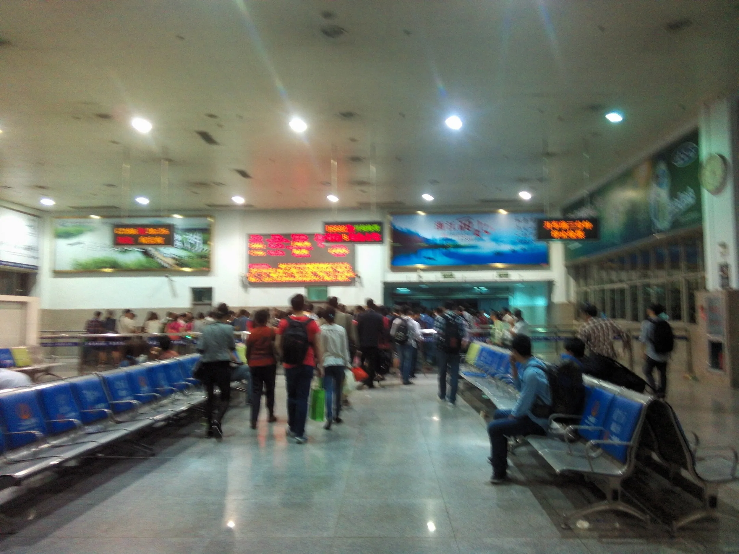 杭州から上海へ高速鉄道に乗り鉄して戻る