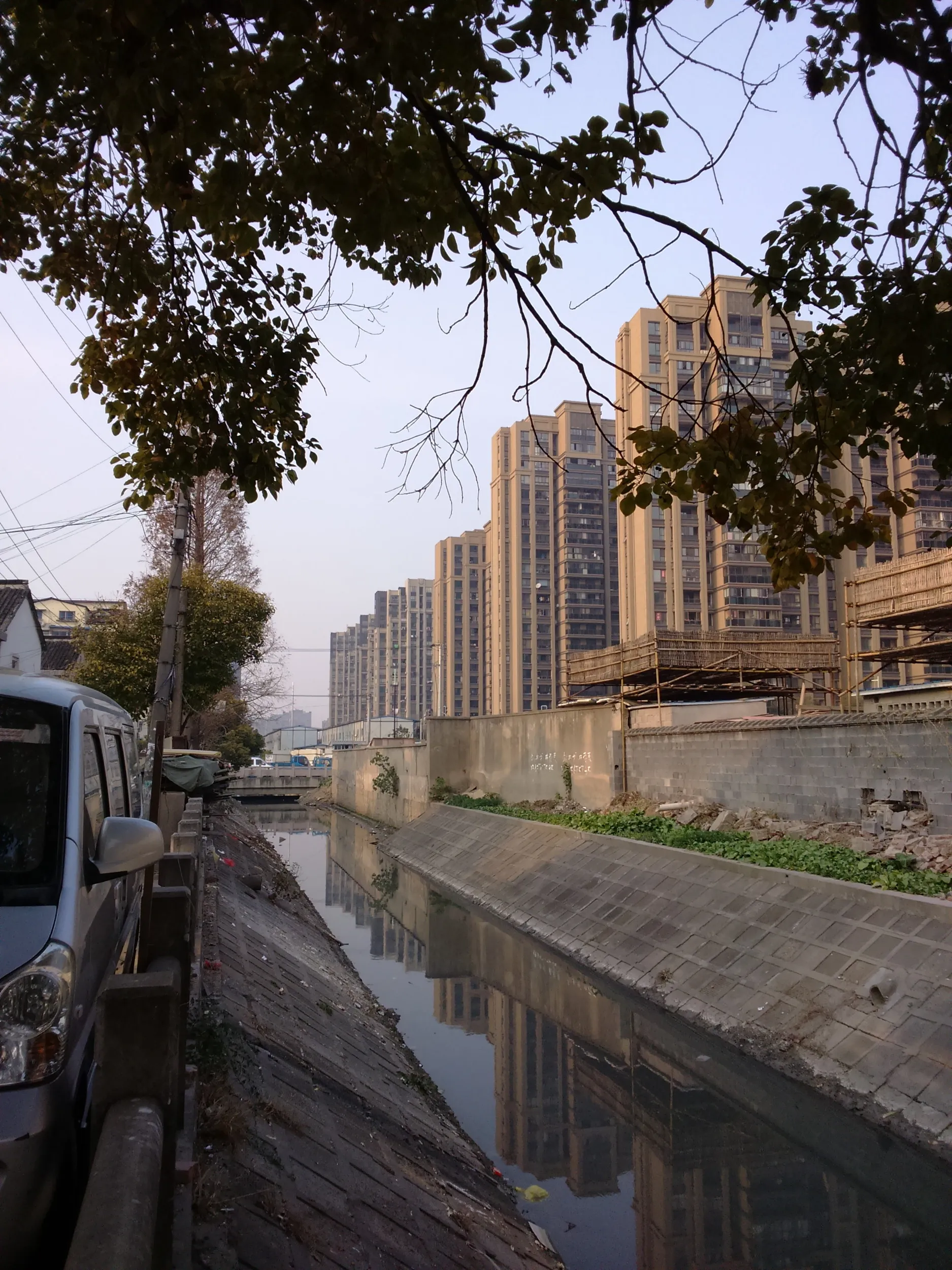 アンダーグラウンドな一角