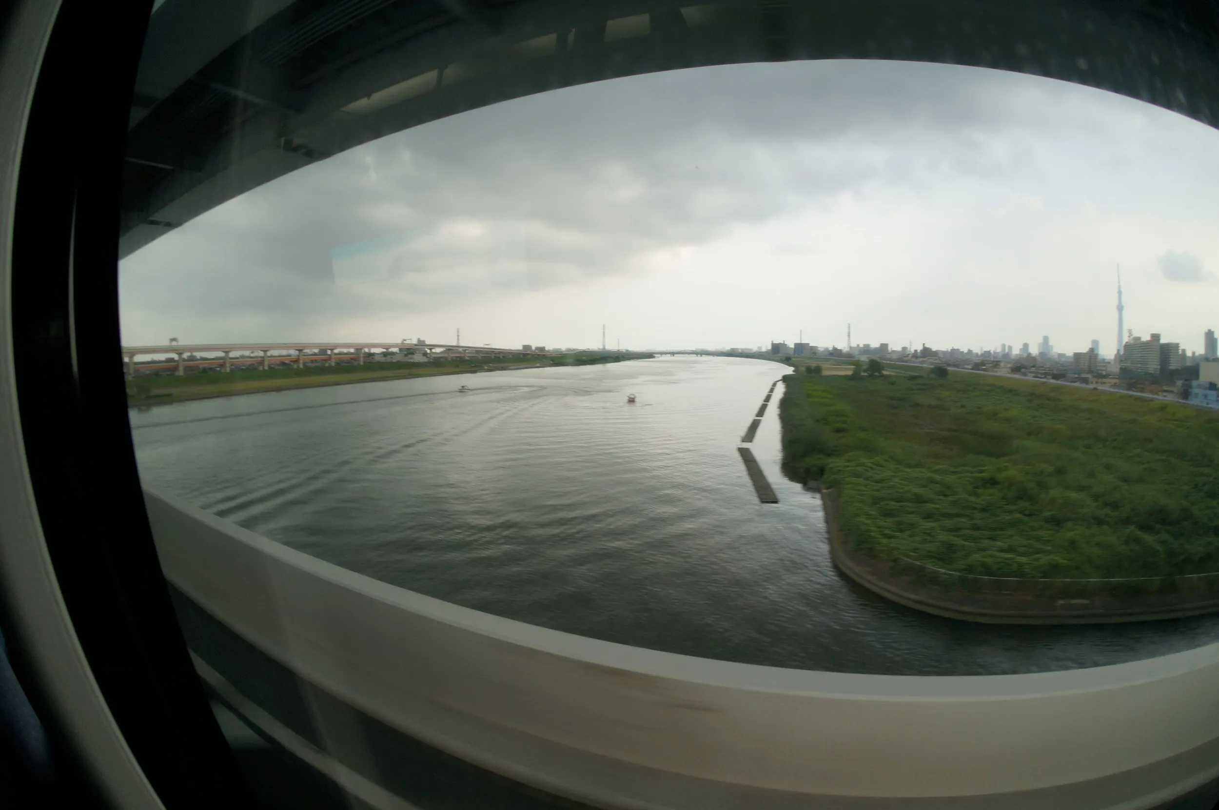 高速バスの車窓