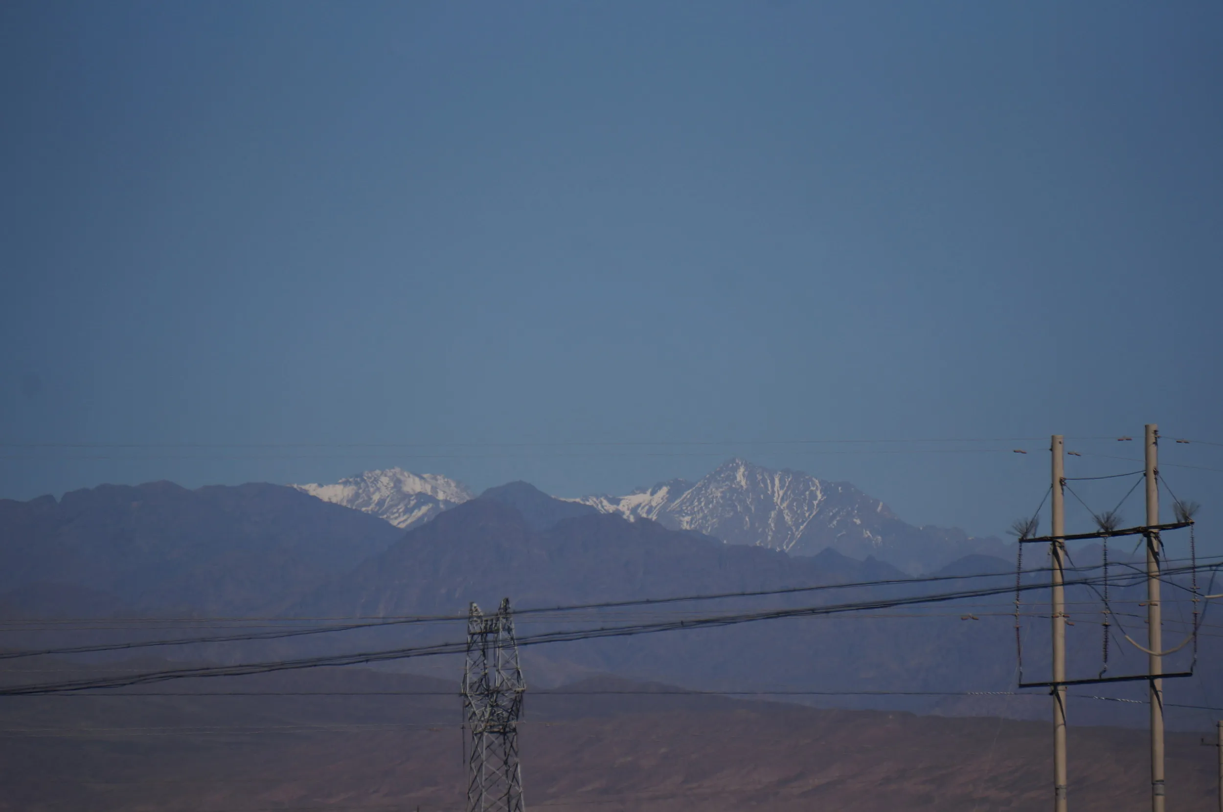 天山山脈の冠雪