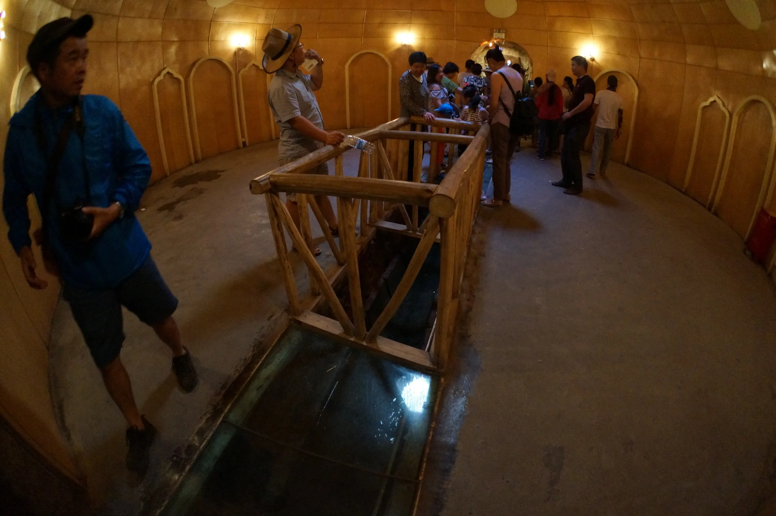 カレーズの地下水路