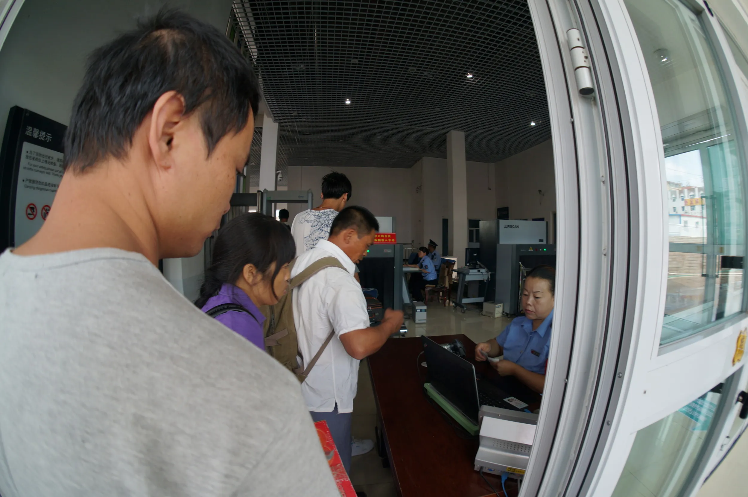 トルファン駅の待合室