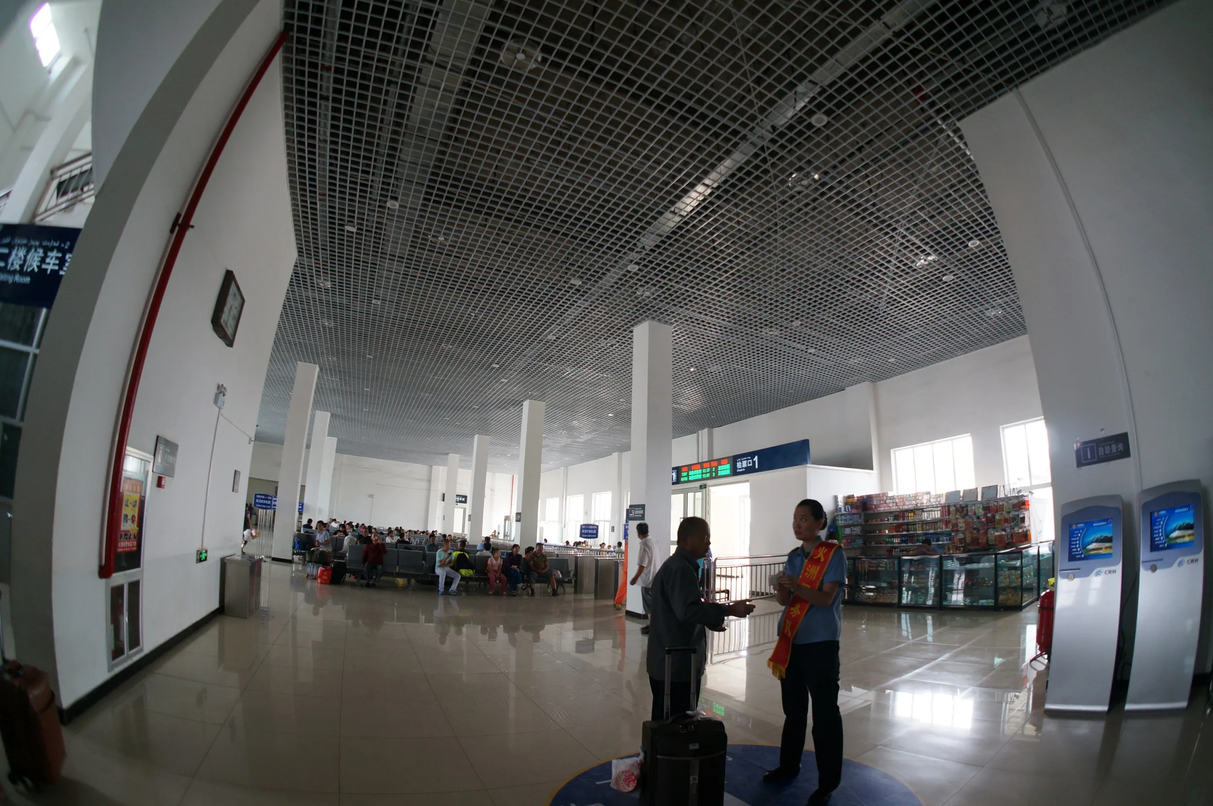 トルファン駅の待合室