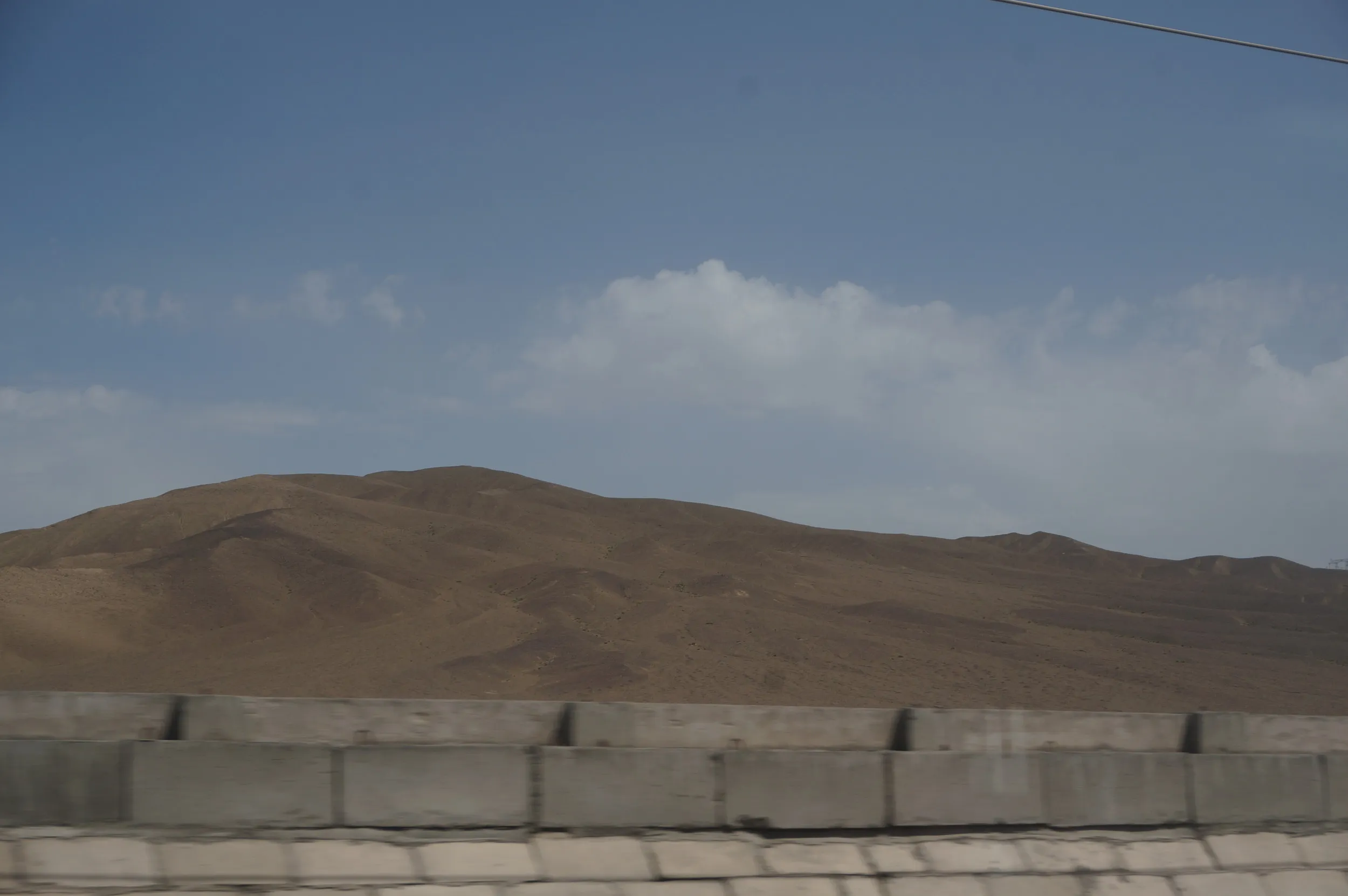 トルファン～ウルムチ間の車窓風景