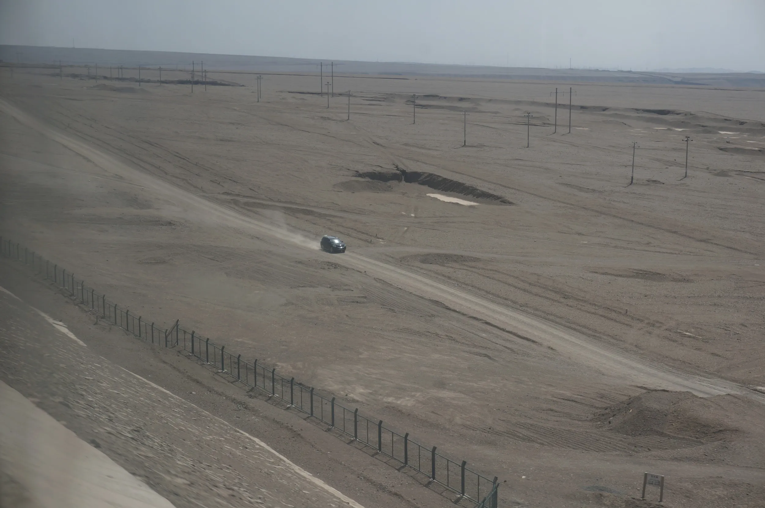 トルファン～ウルムチ間の車窓風景